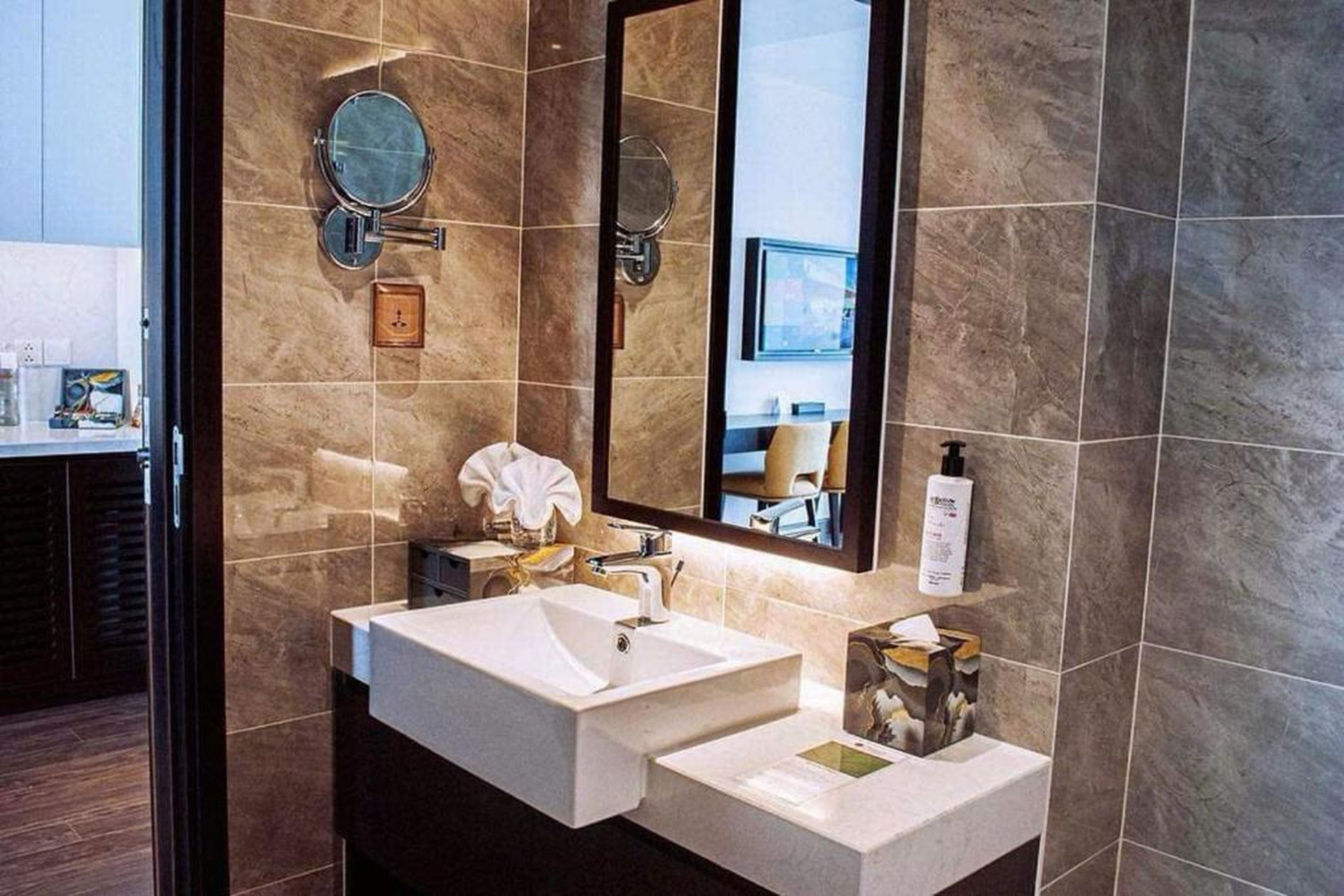 Sapphire Ha Long Luxury Apartment 1108 - Hình 16