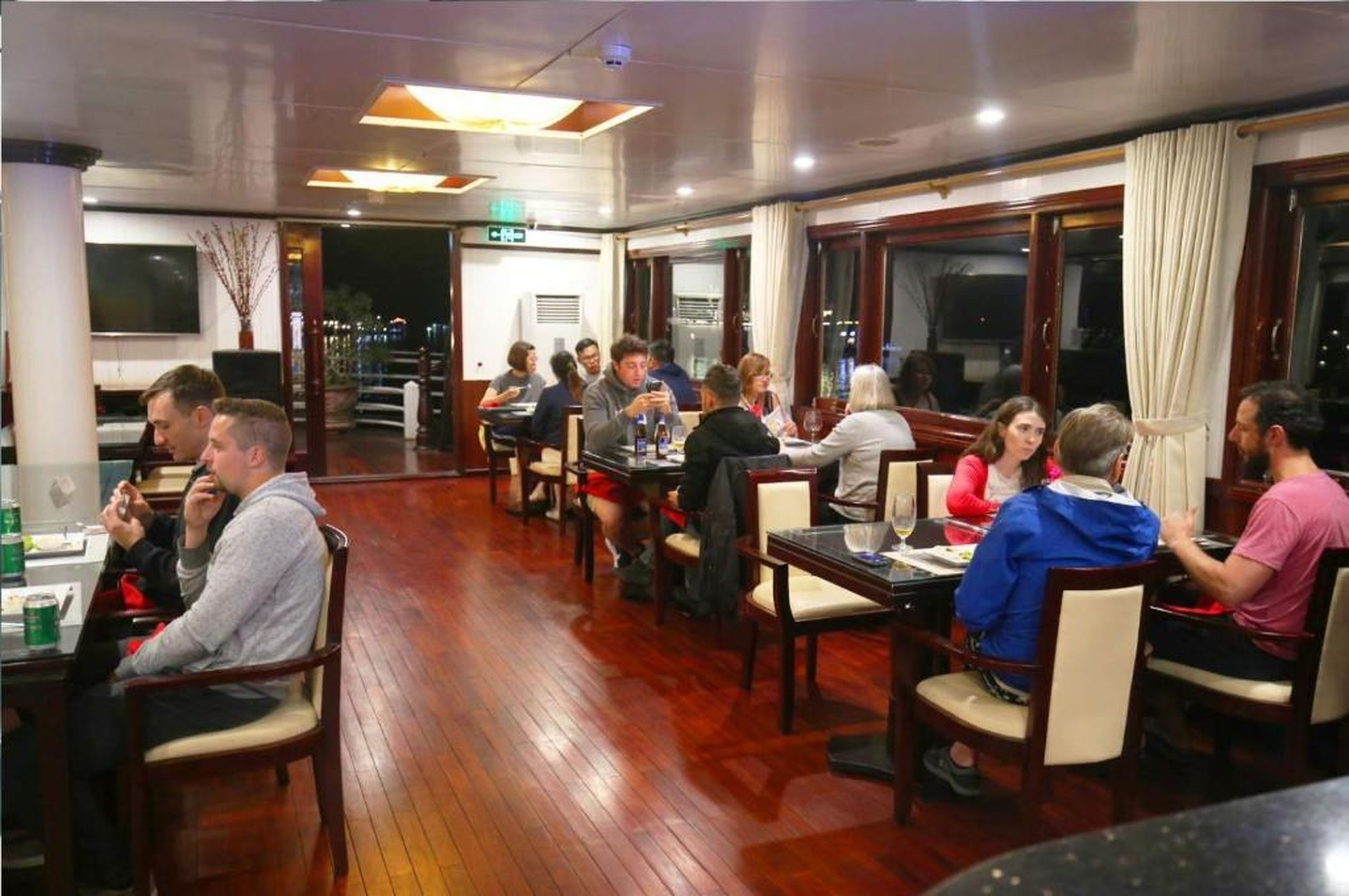 Halong Sapphire Cruises - Hình 15
