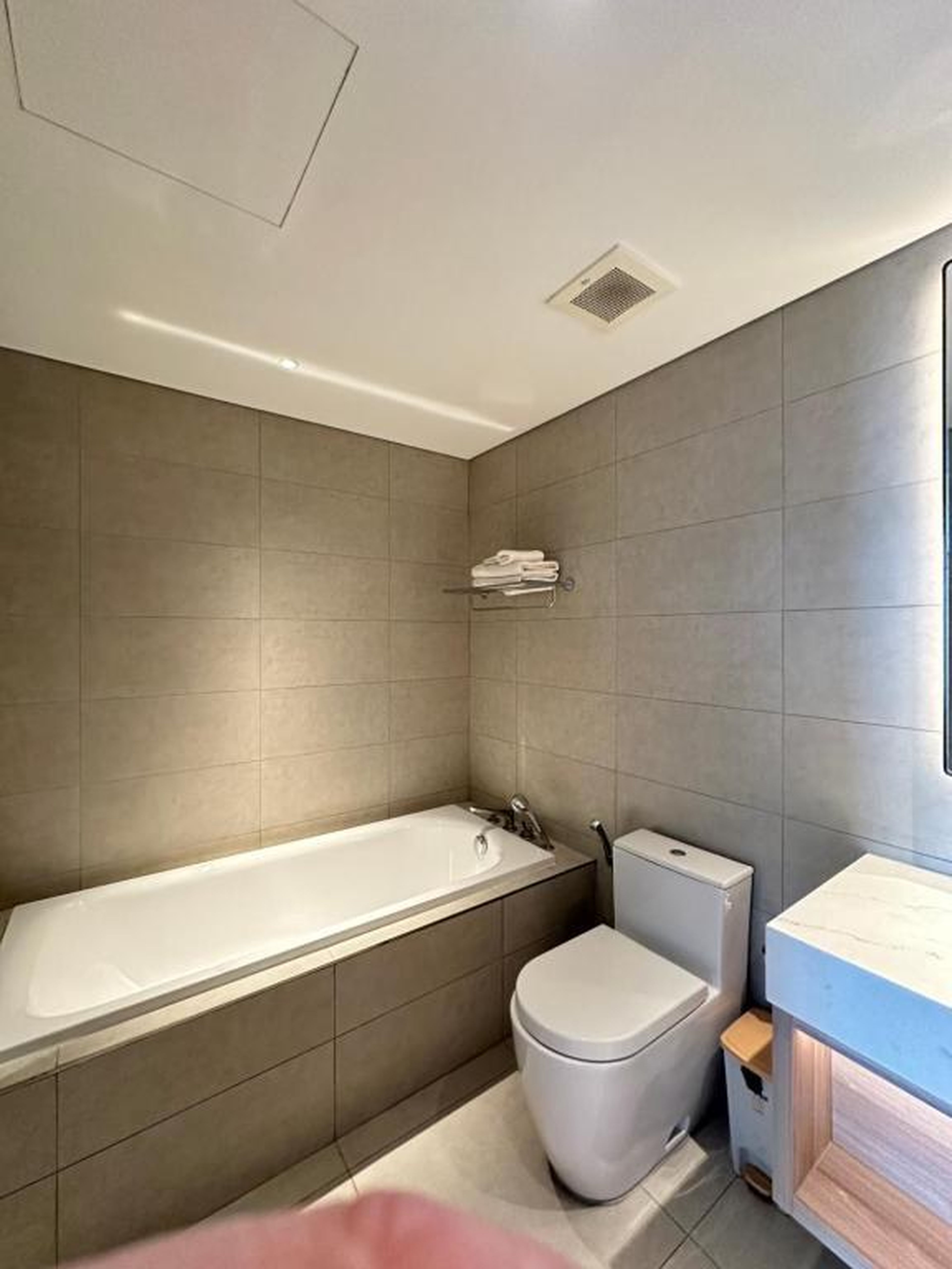 Alacate Hạ Long - Teri Apartment - Hình 28