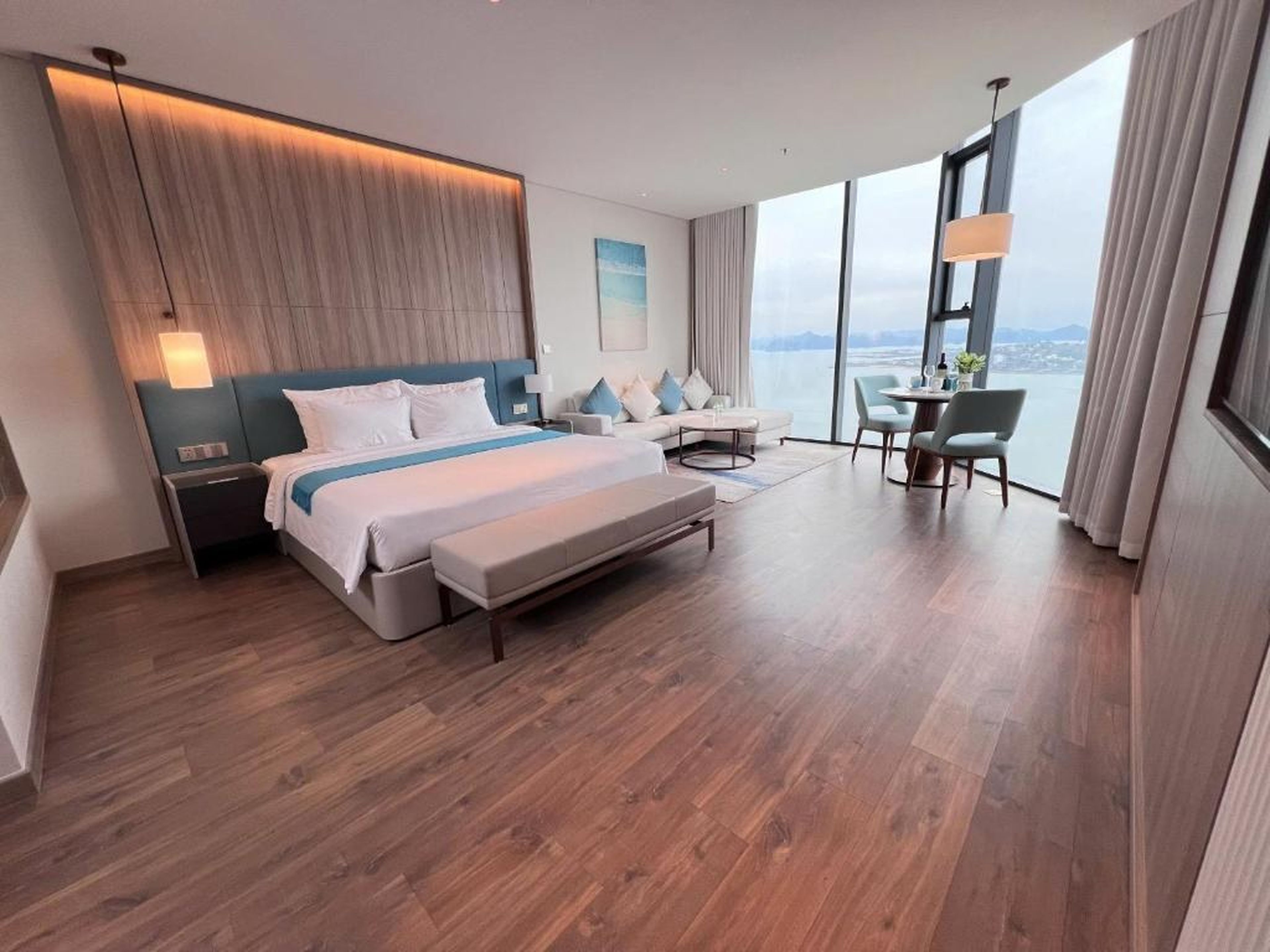 A La Carte Ha Long Apartments by Kevin & Anna - Hình 48