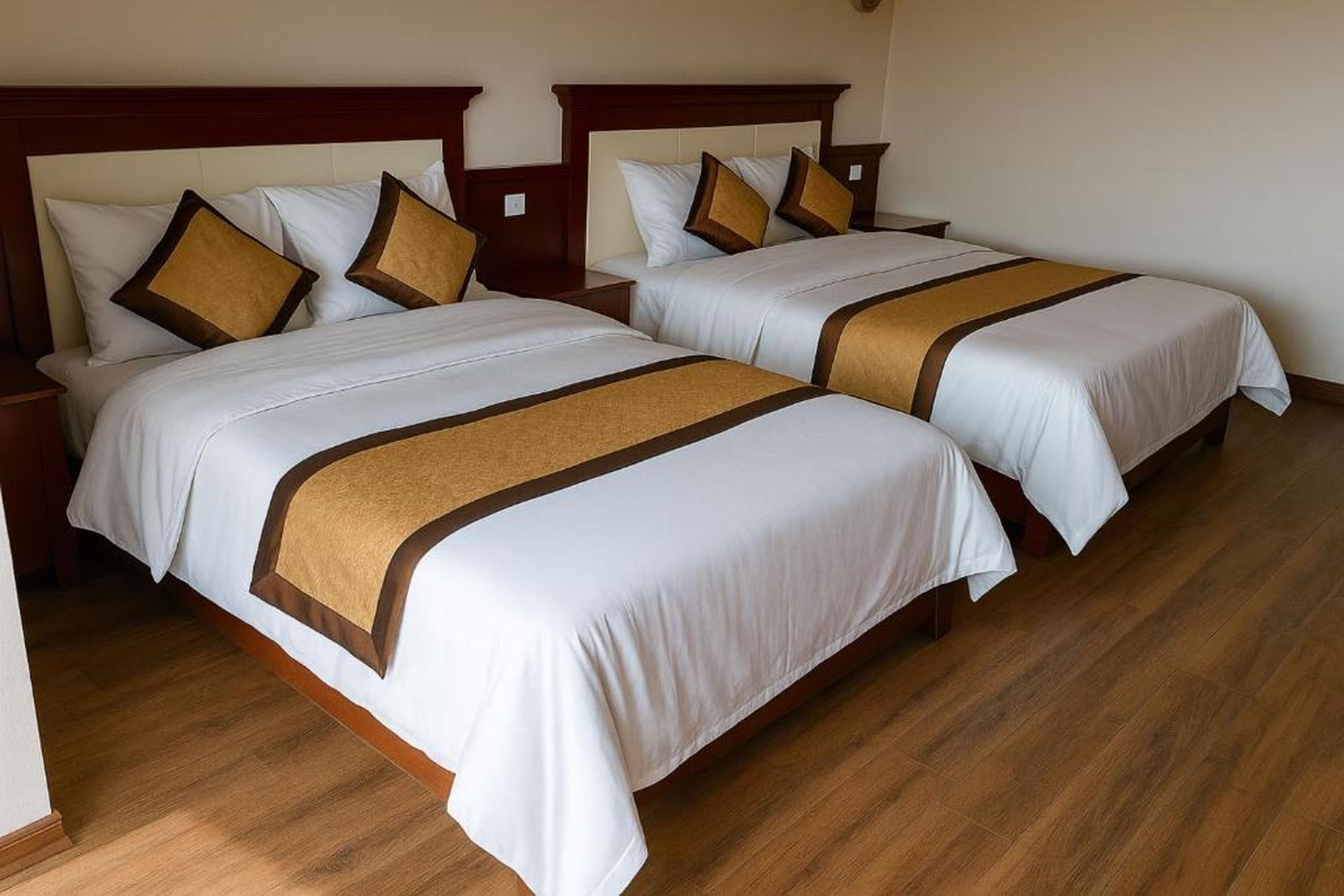 Hồng Trà Hotel Quảng Ninh - Hình 5