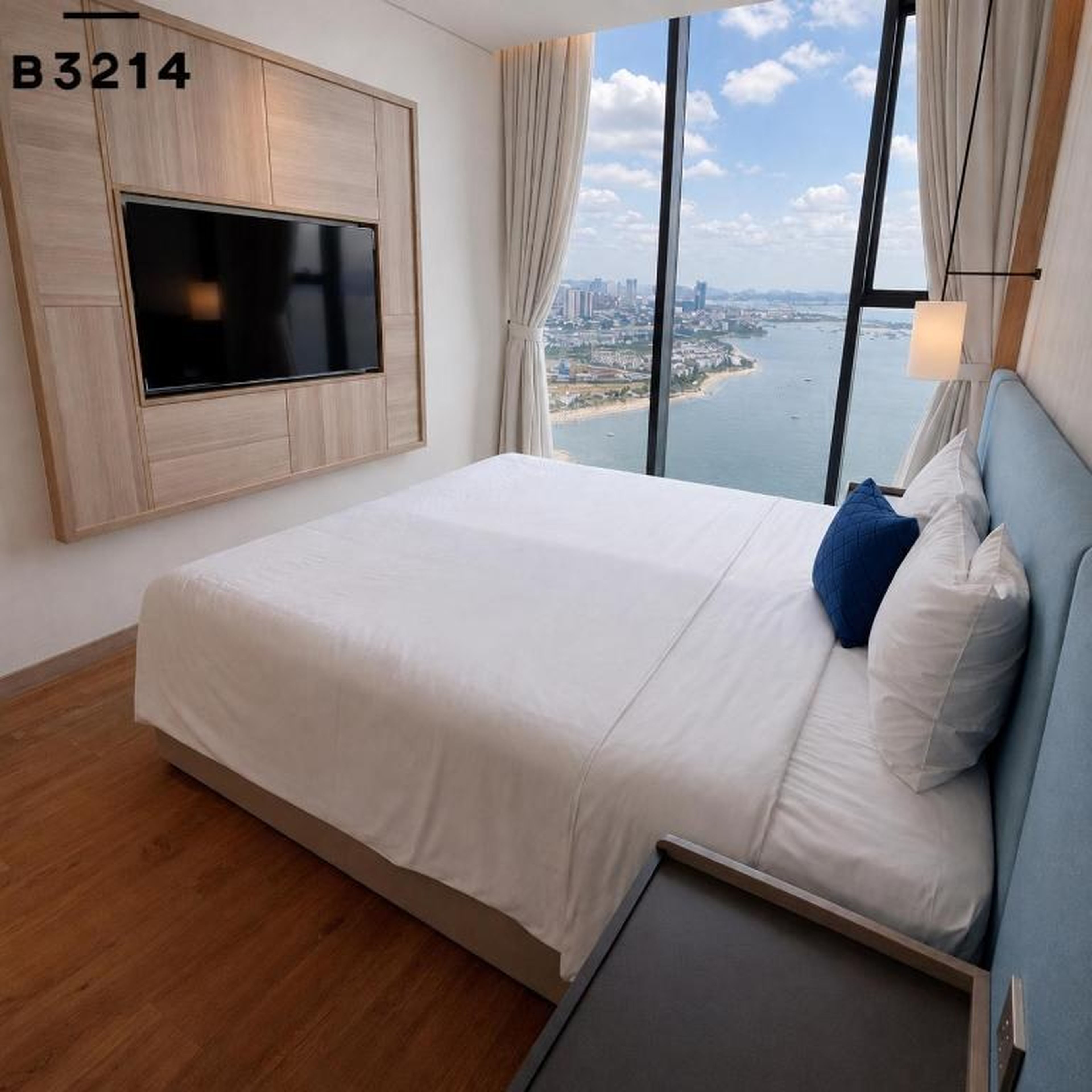 A La Carte Ha Long Oceanview Panoramic 2BR2WC 75m2 Suite with balcony - Hình 34
