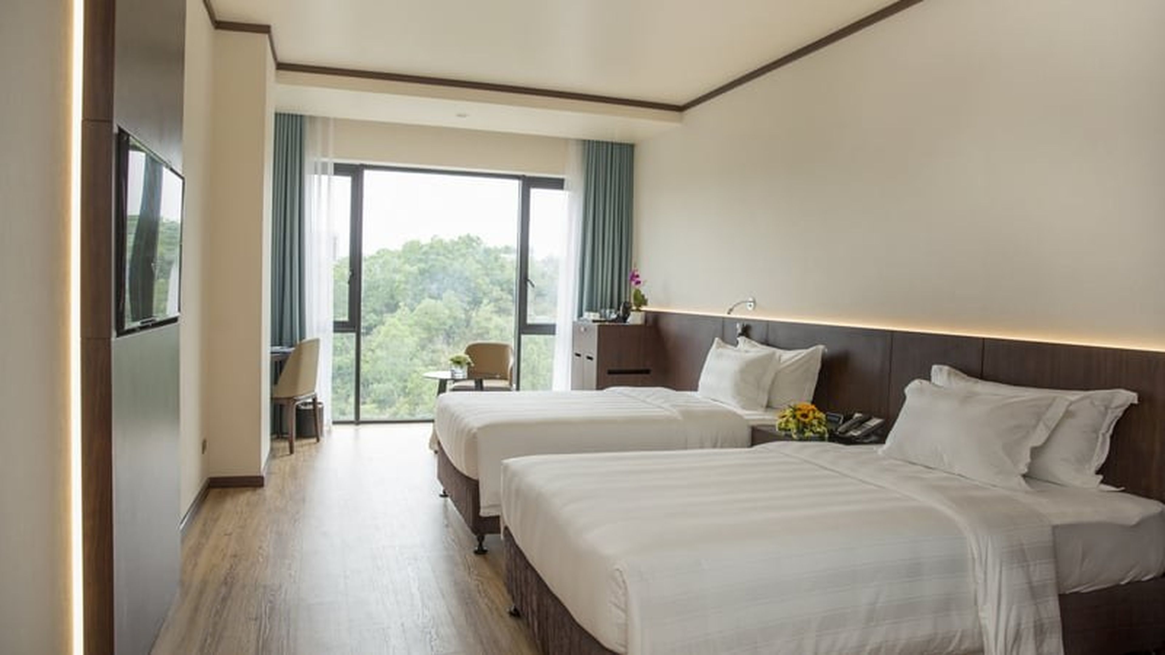 Chiêm ngưỡng trọn vẹn cầu Bãi Cháy tại khách sạn Wyndham Legend Hạ Long - Hình 13