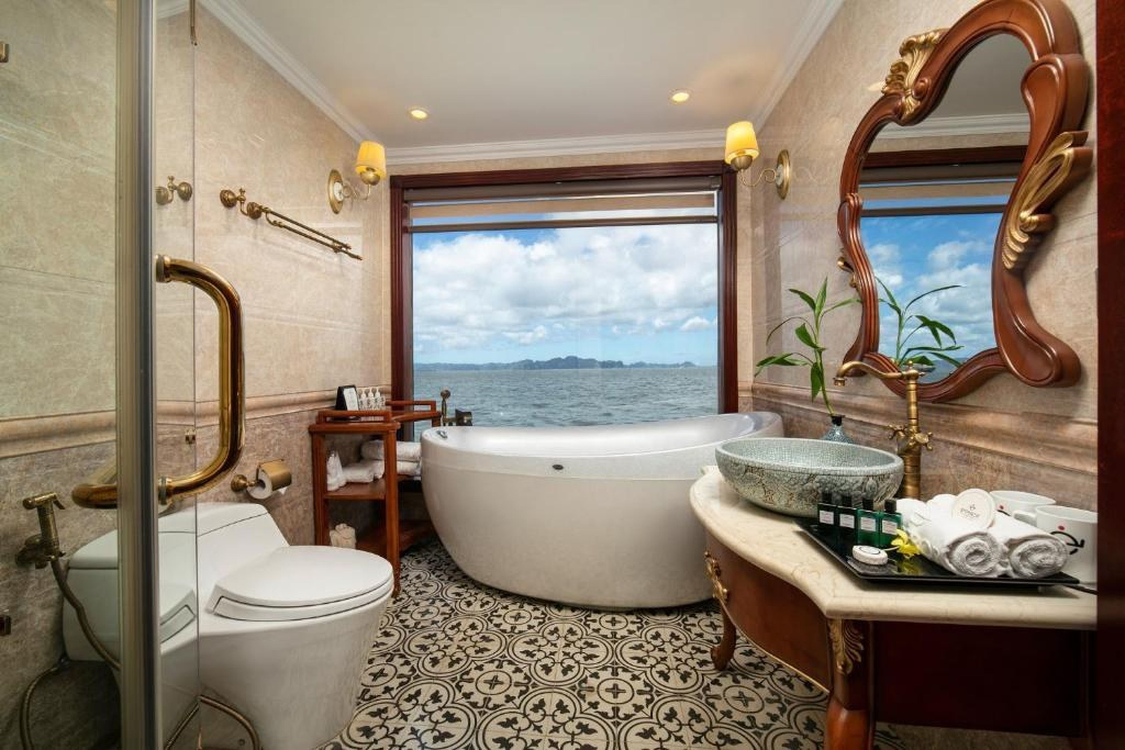 Emperor Cruises Legacy Ha Long - Hình 37