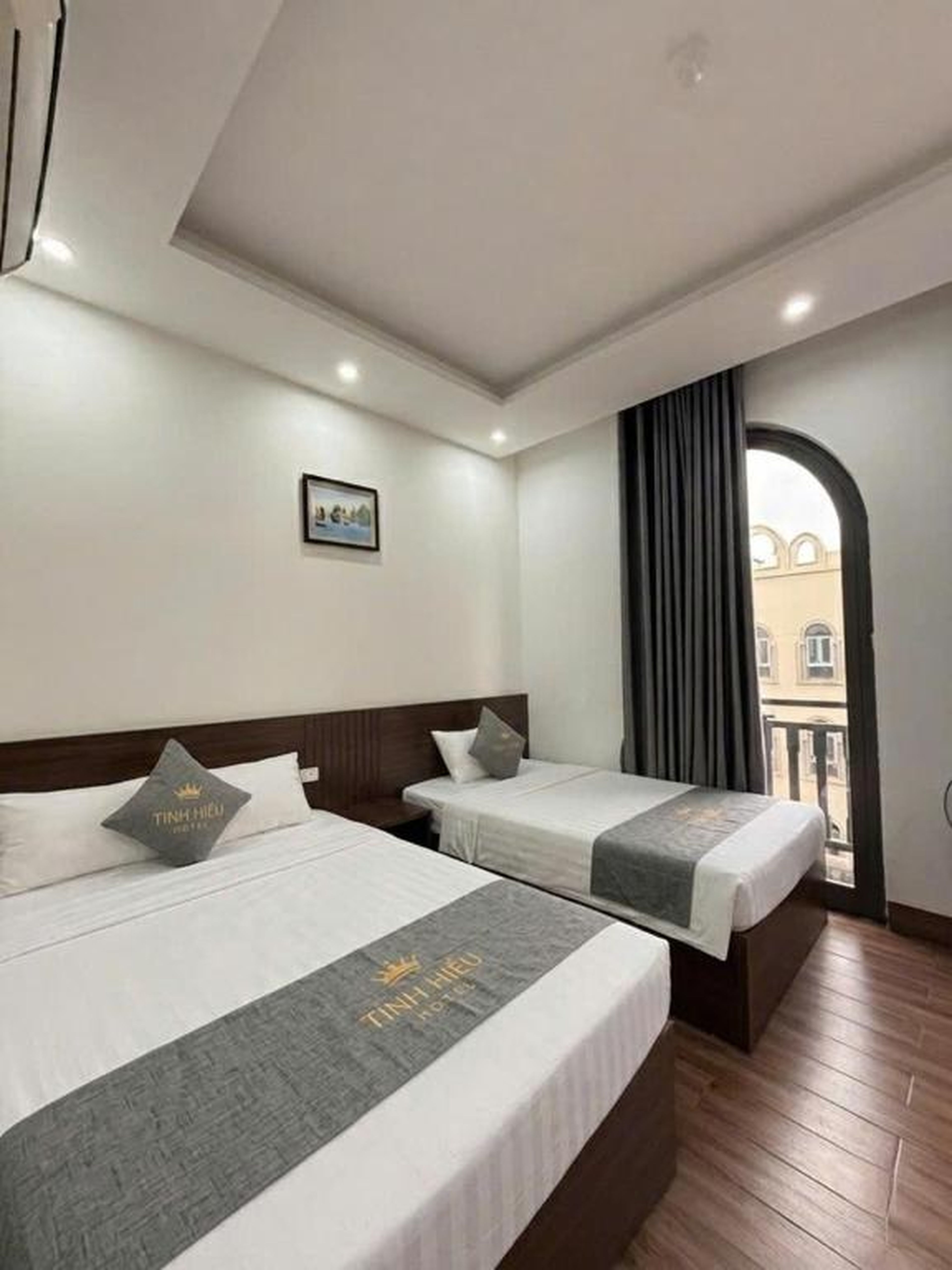 TH Hotel 7 màu - Hình 12