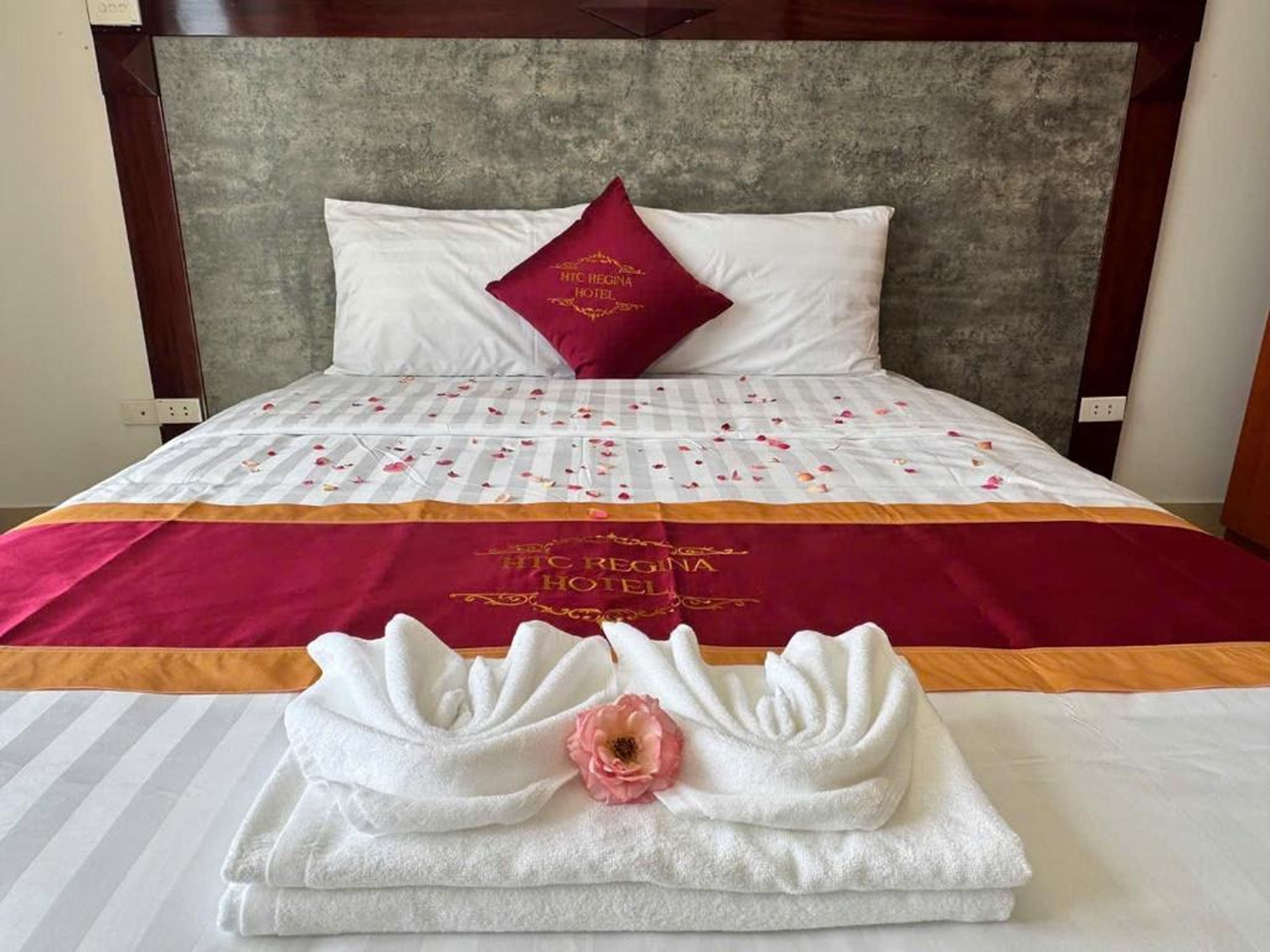Htc regina hotel - Hình 49