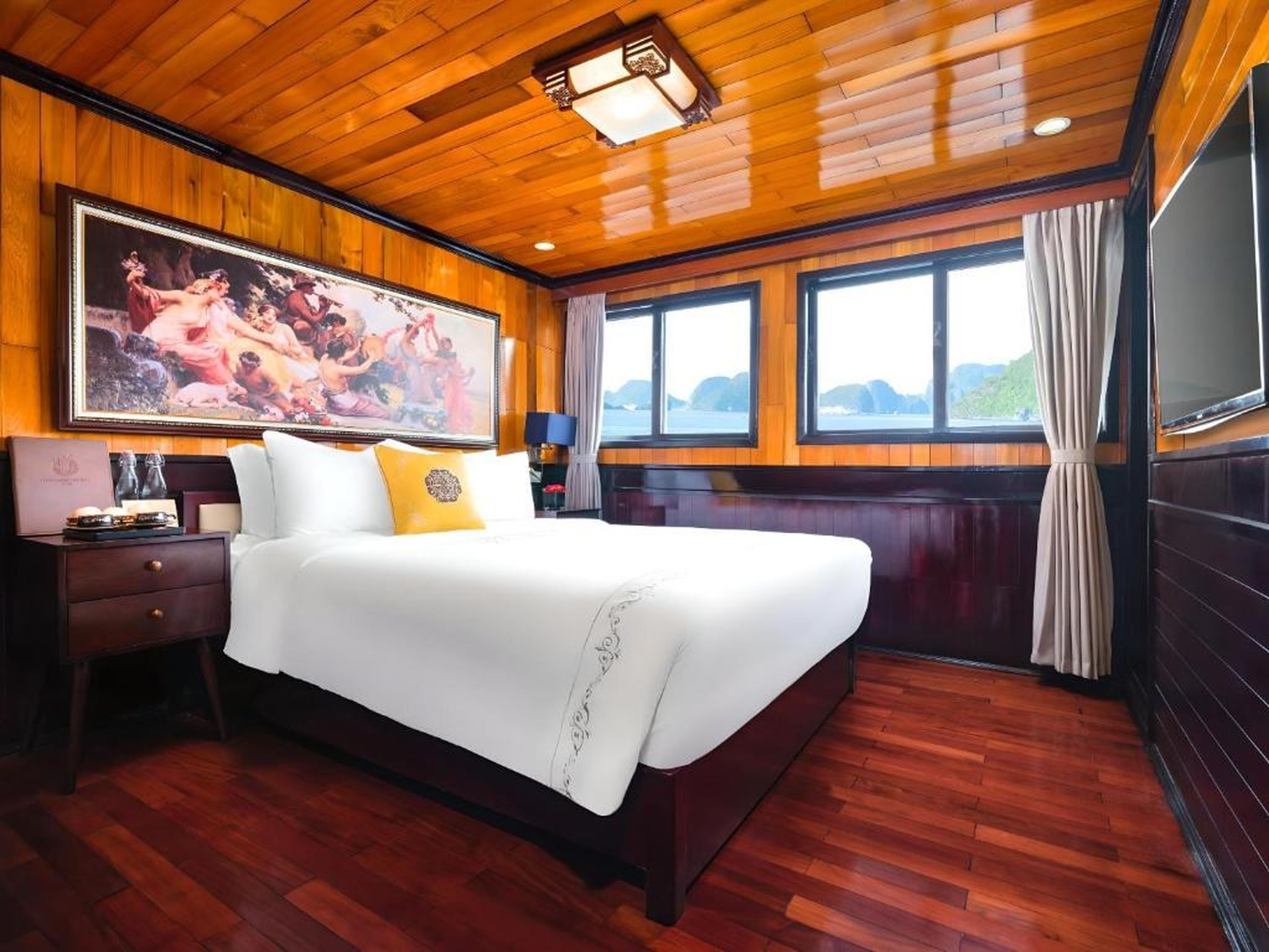 Hera Classic Boutique Cruise - Hình 32
