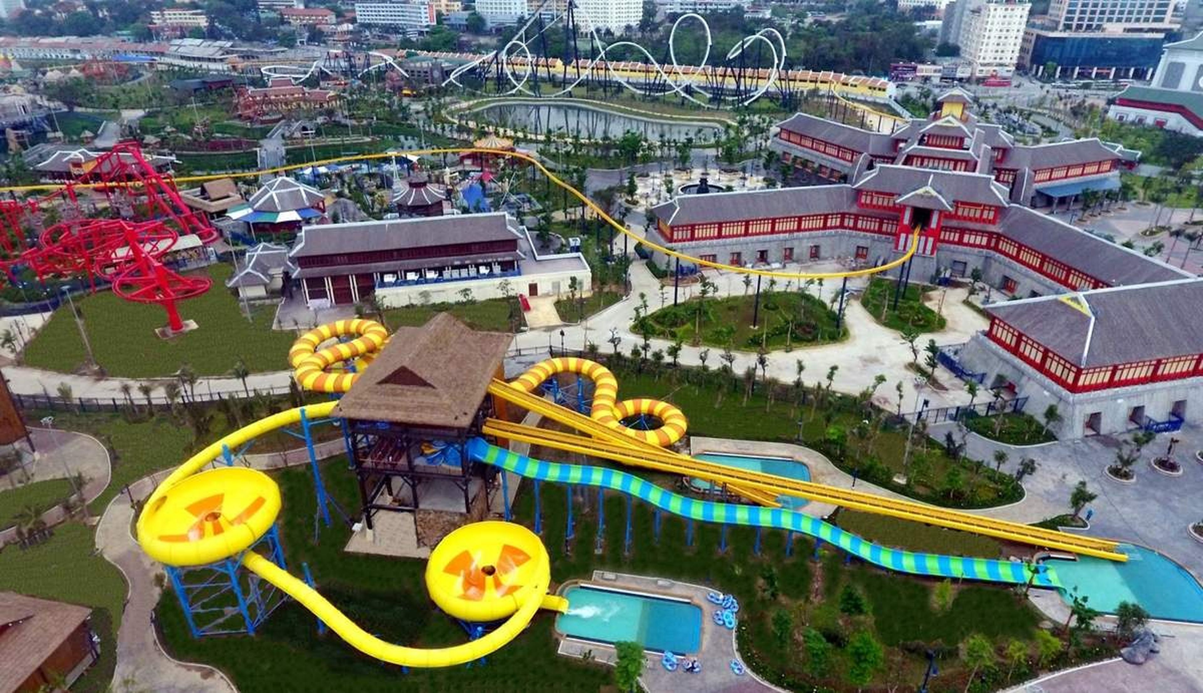 Vui hết nấc tại Typhoon Water Park, thổi bay cái nóng ngày hè Hạ Long - Hình 3