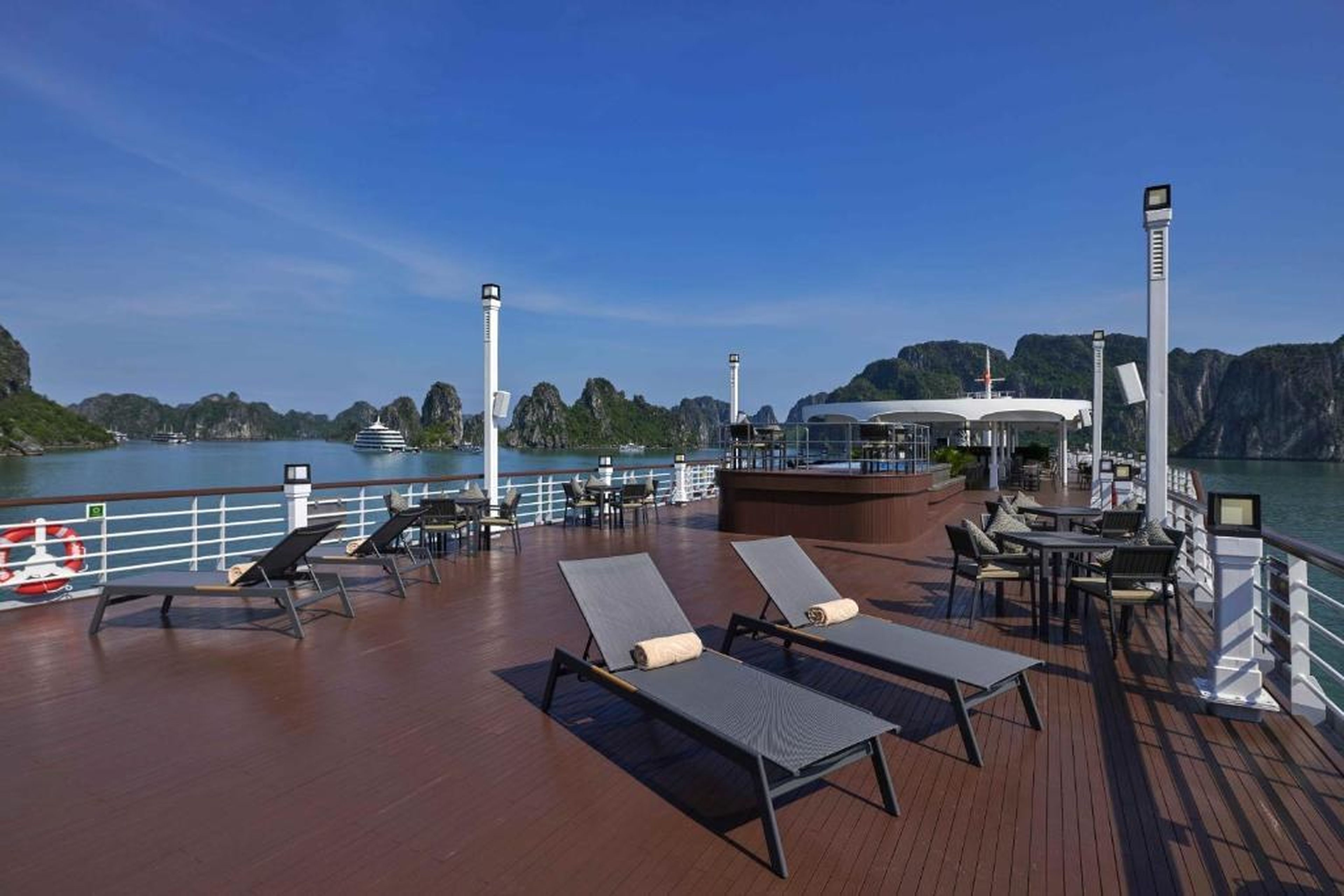 Paradise Legacy Cruise Halong - Hình 24