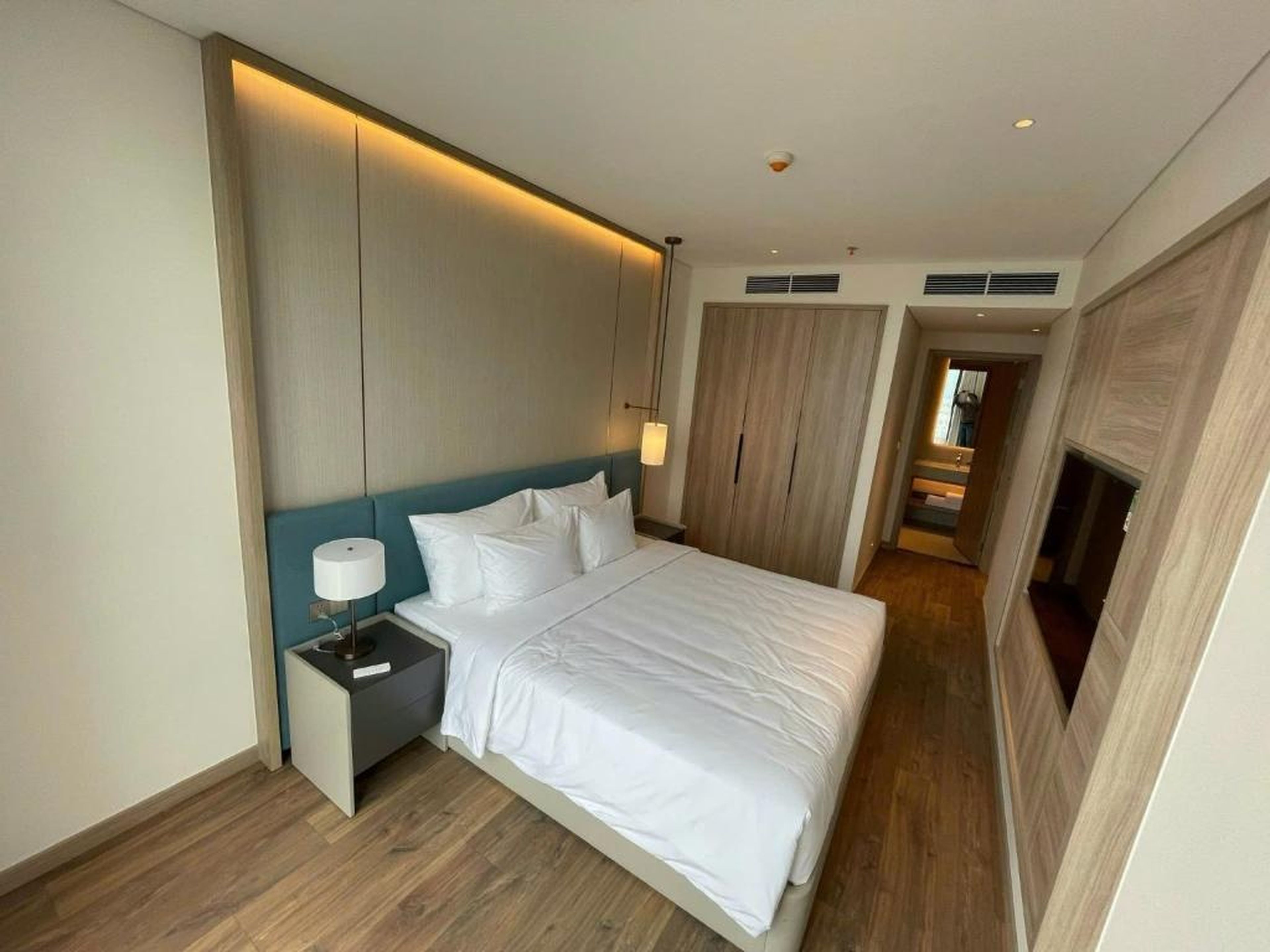 Căn hộ 2PN view biển Alacarte Hạ Long, bể bơi vô cực - Hình 9