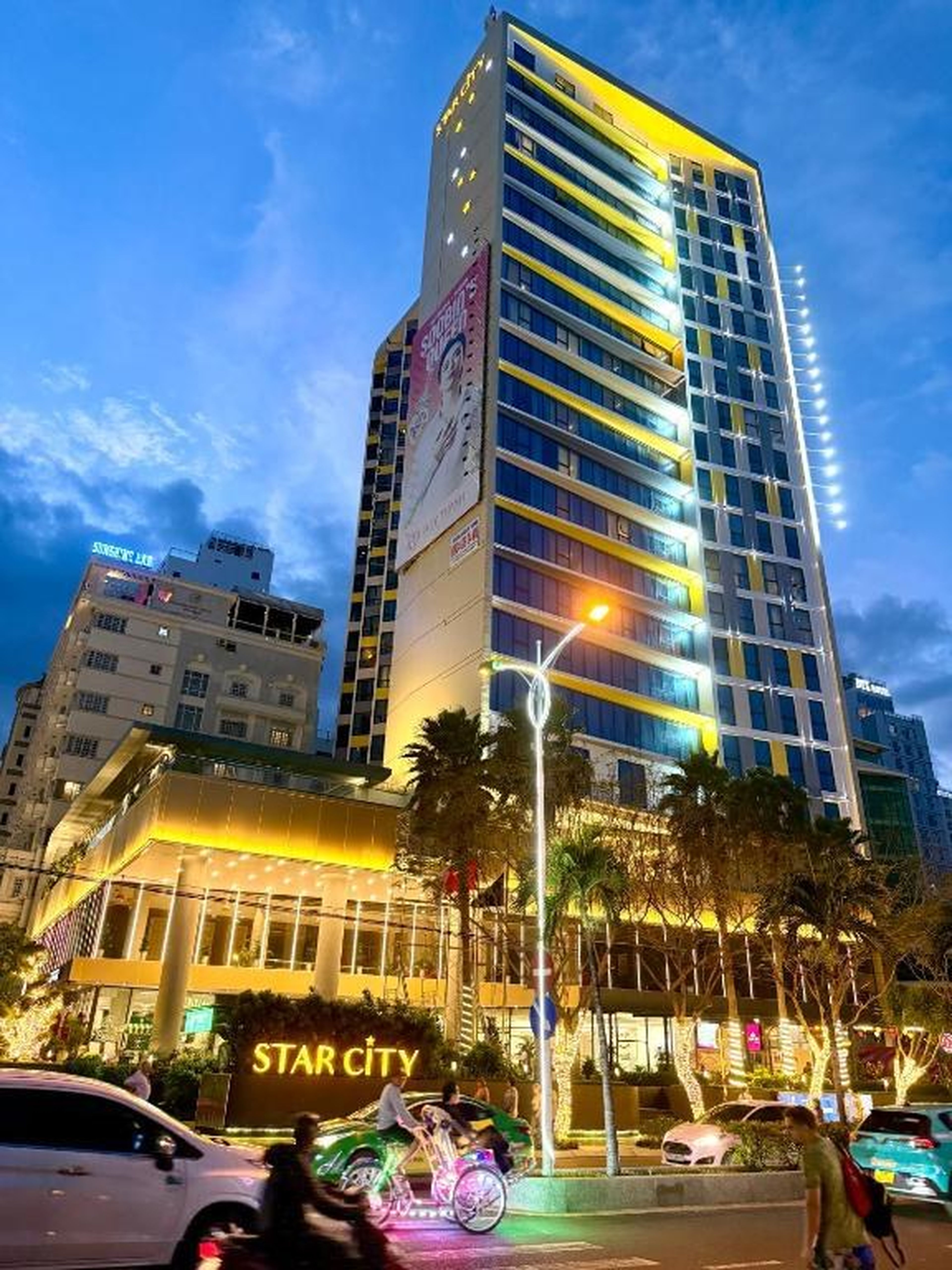 Grands StarCity - Hình 1