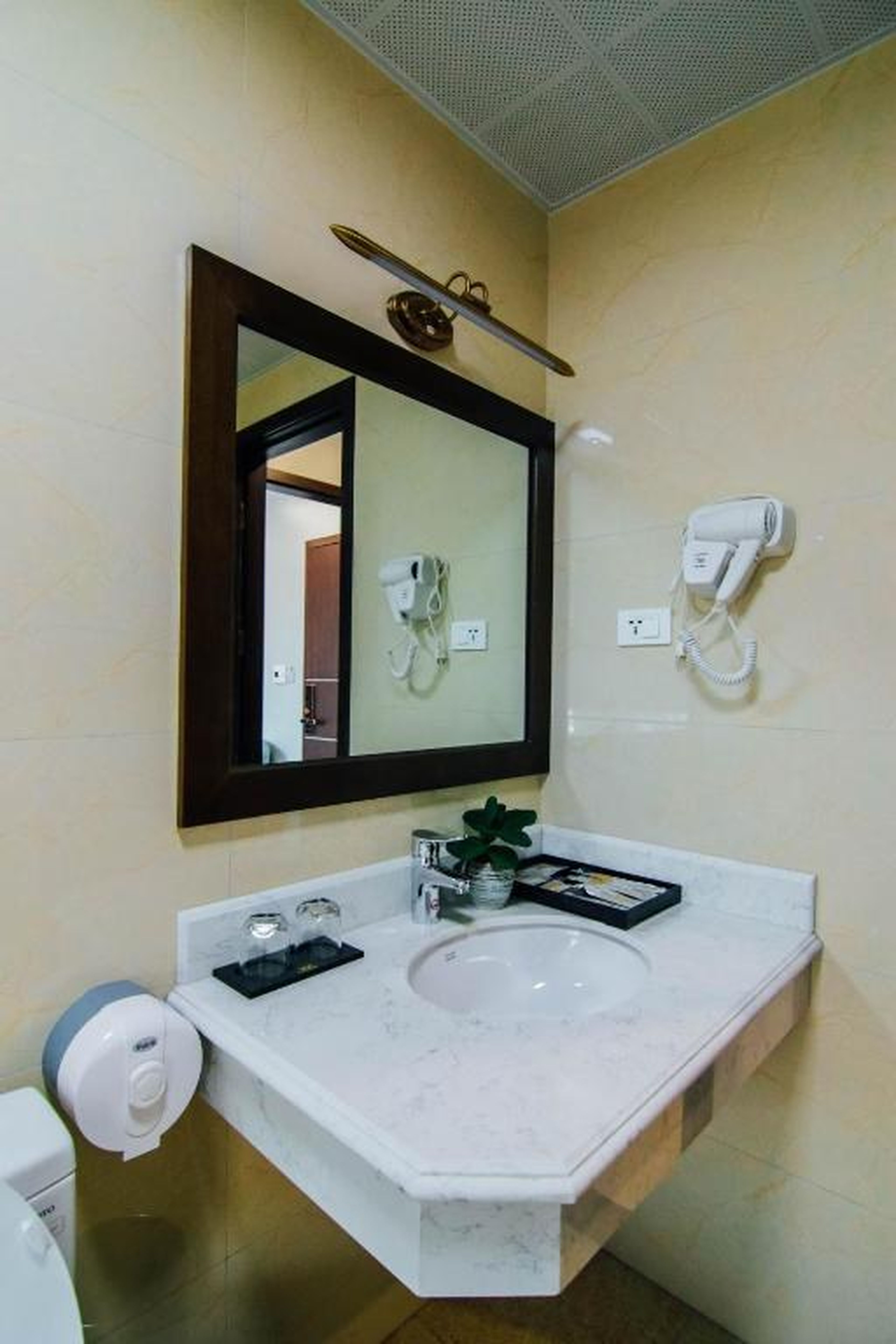 Topone Halong Hotel - Hình 41