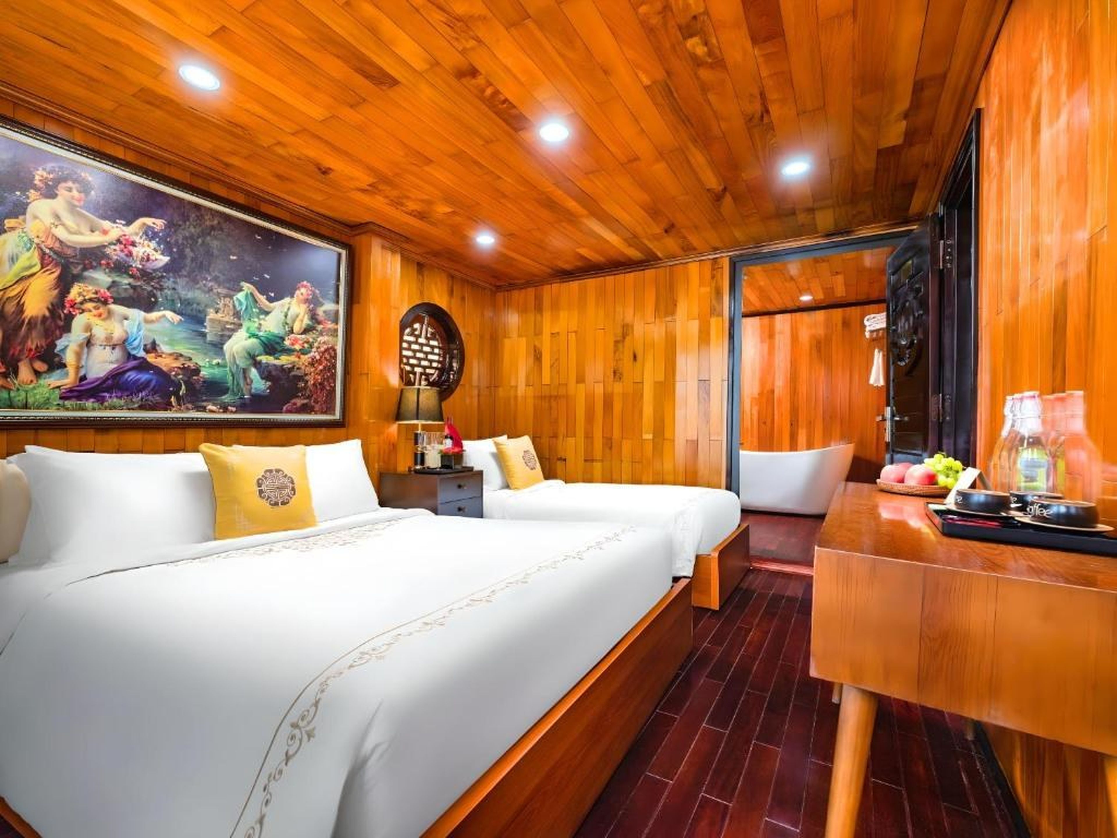 Hera Classic Boutique Cruise - Hình 35