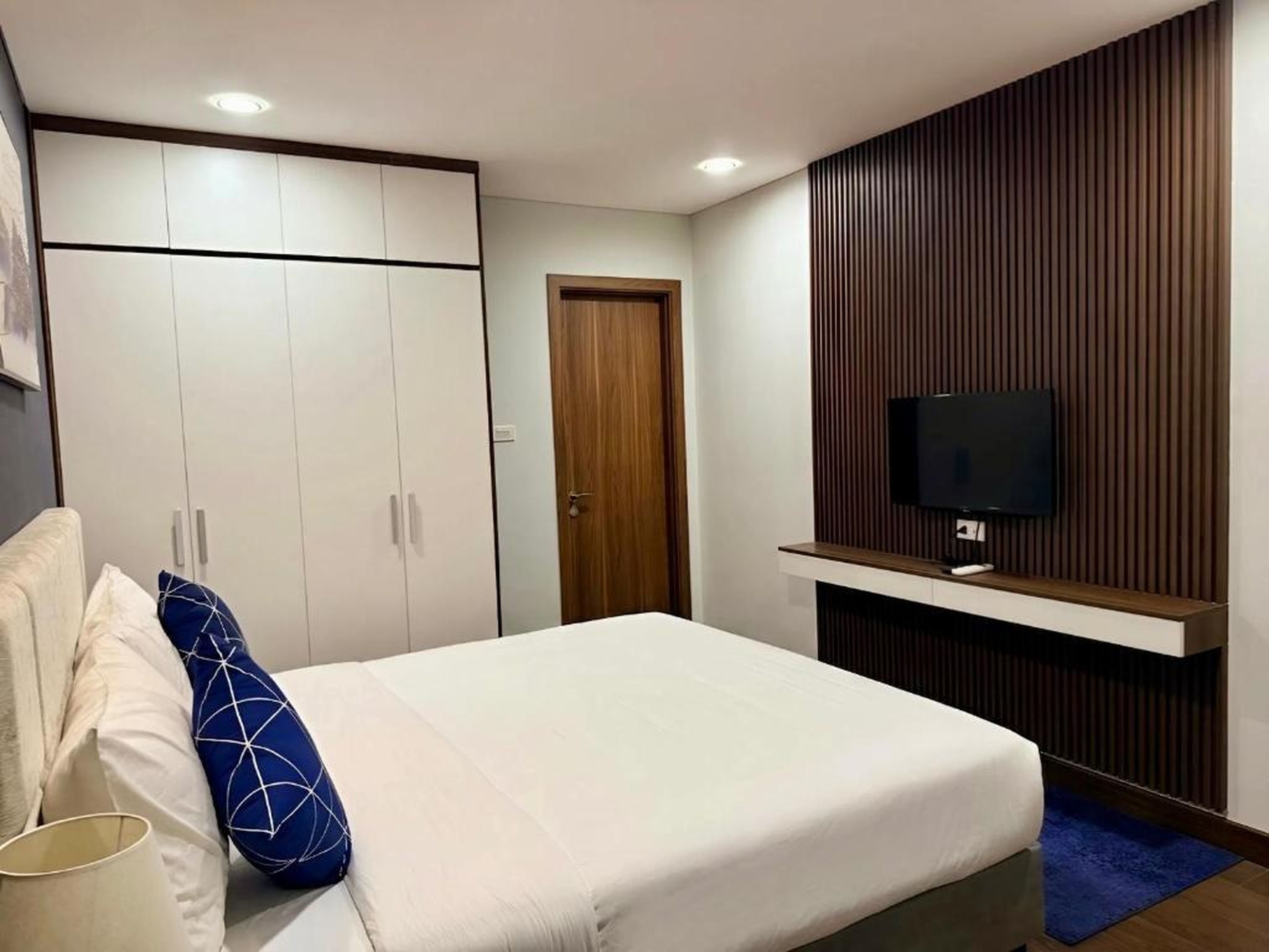 Spacious 2BR Apartment in Hon Gai Center, Ha Long - Hình 33