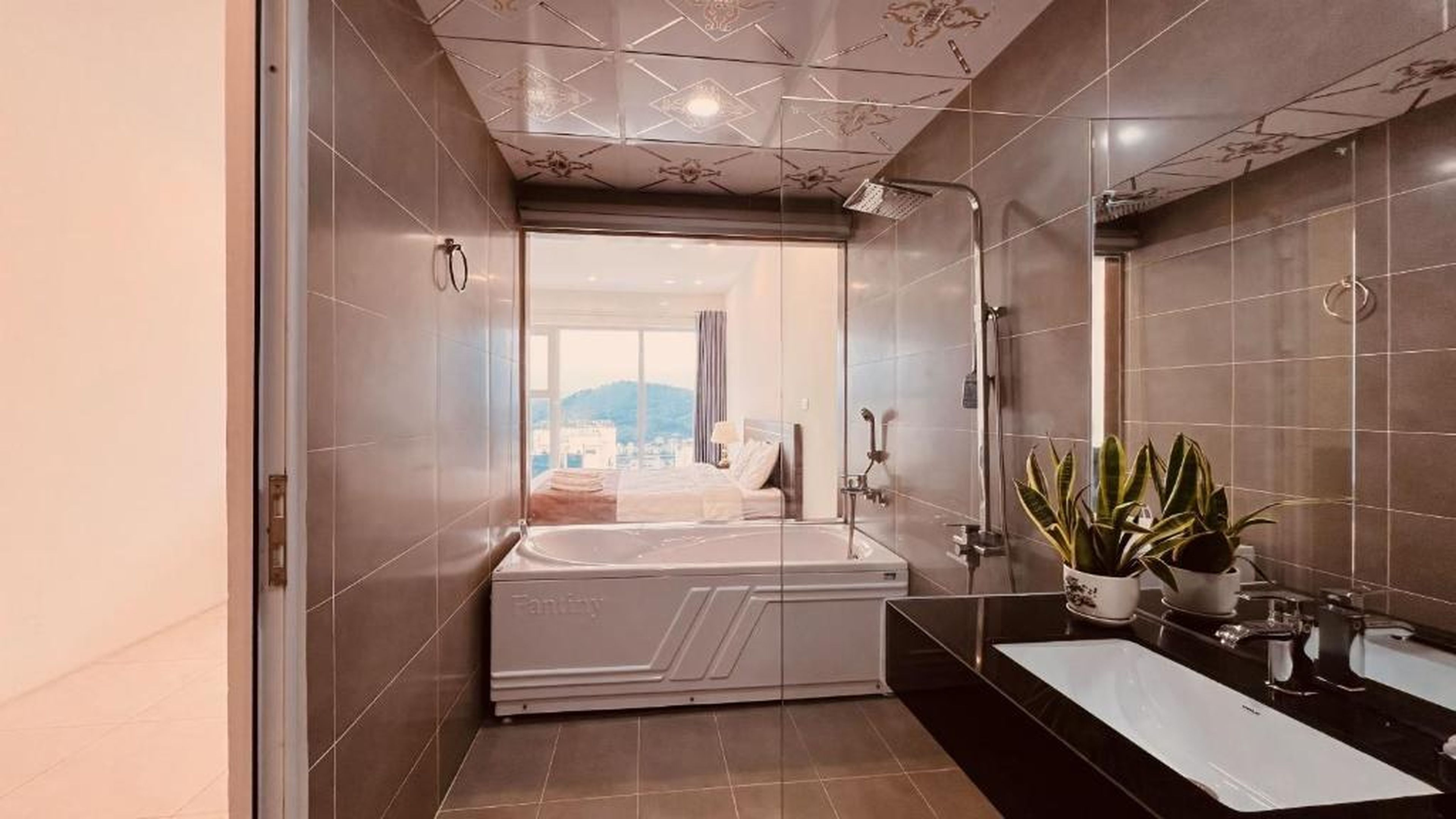 Homestay Ha Long luxury (sea ​​view) - Hình 40