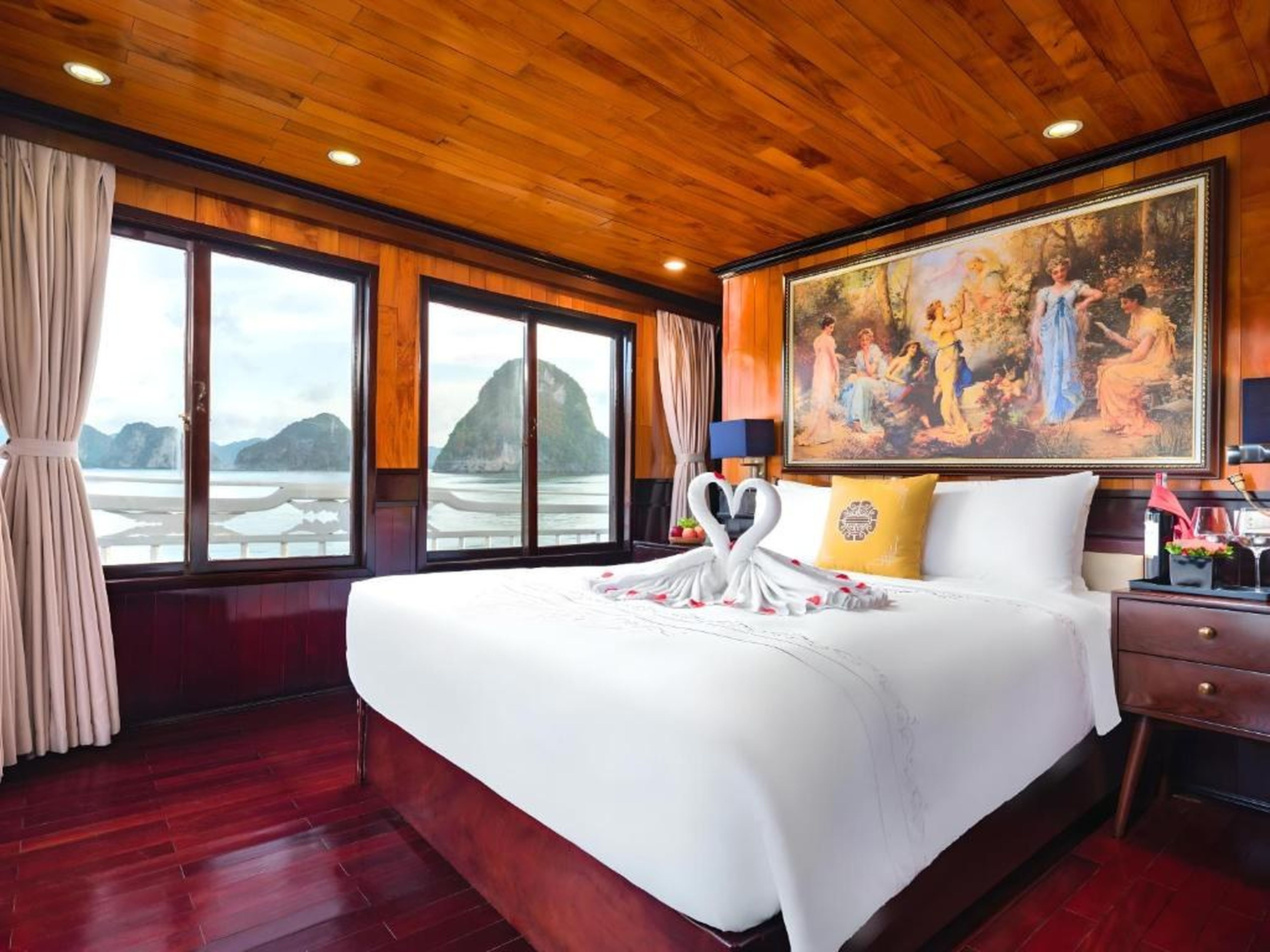 Hera Classic Boutique Cruise - Hình 31