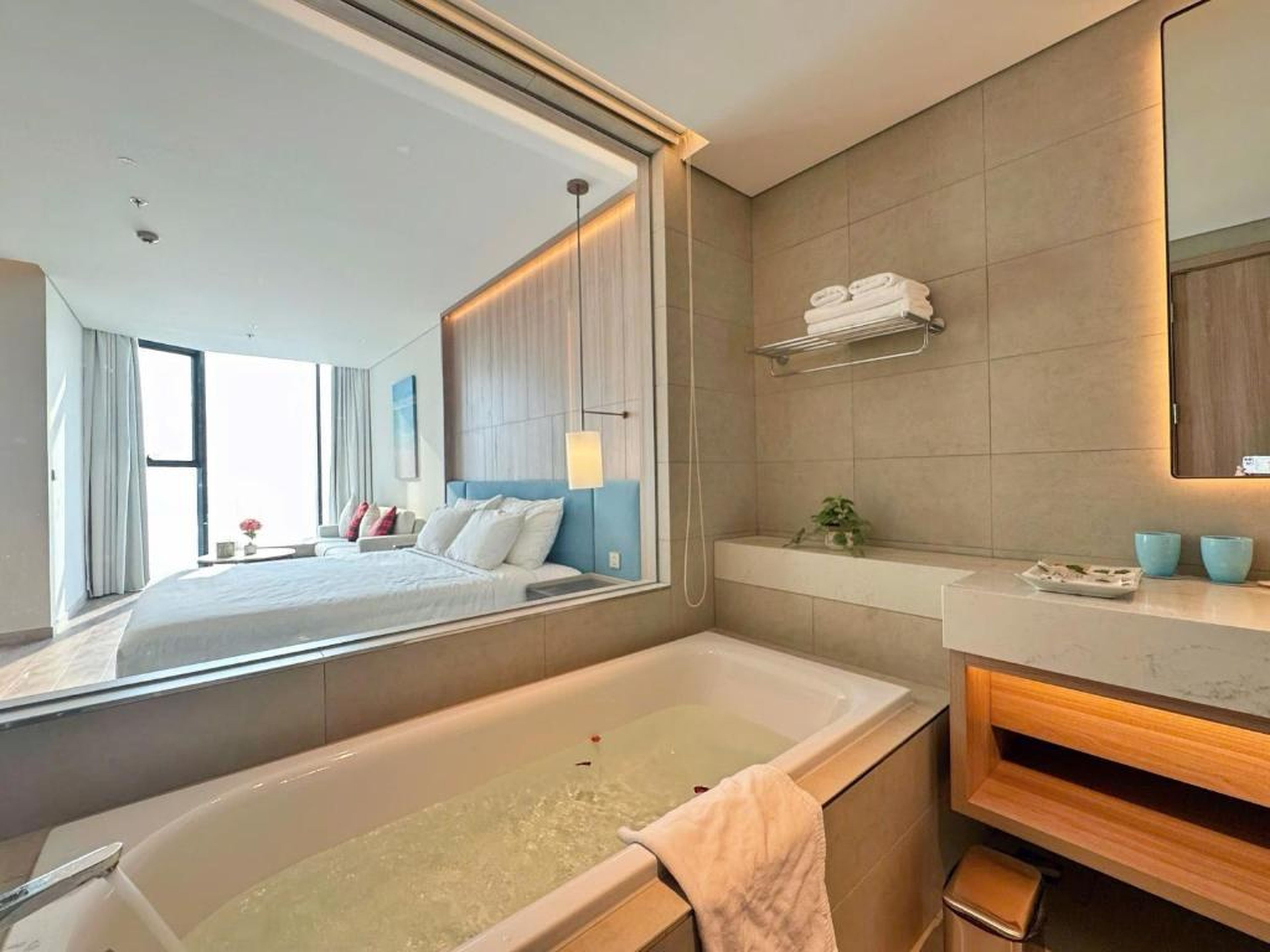 Alacarte condo - right on beach - high floor - Hình 24