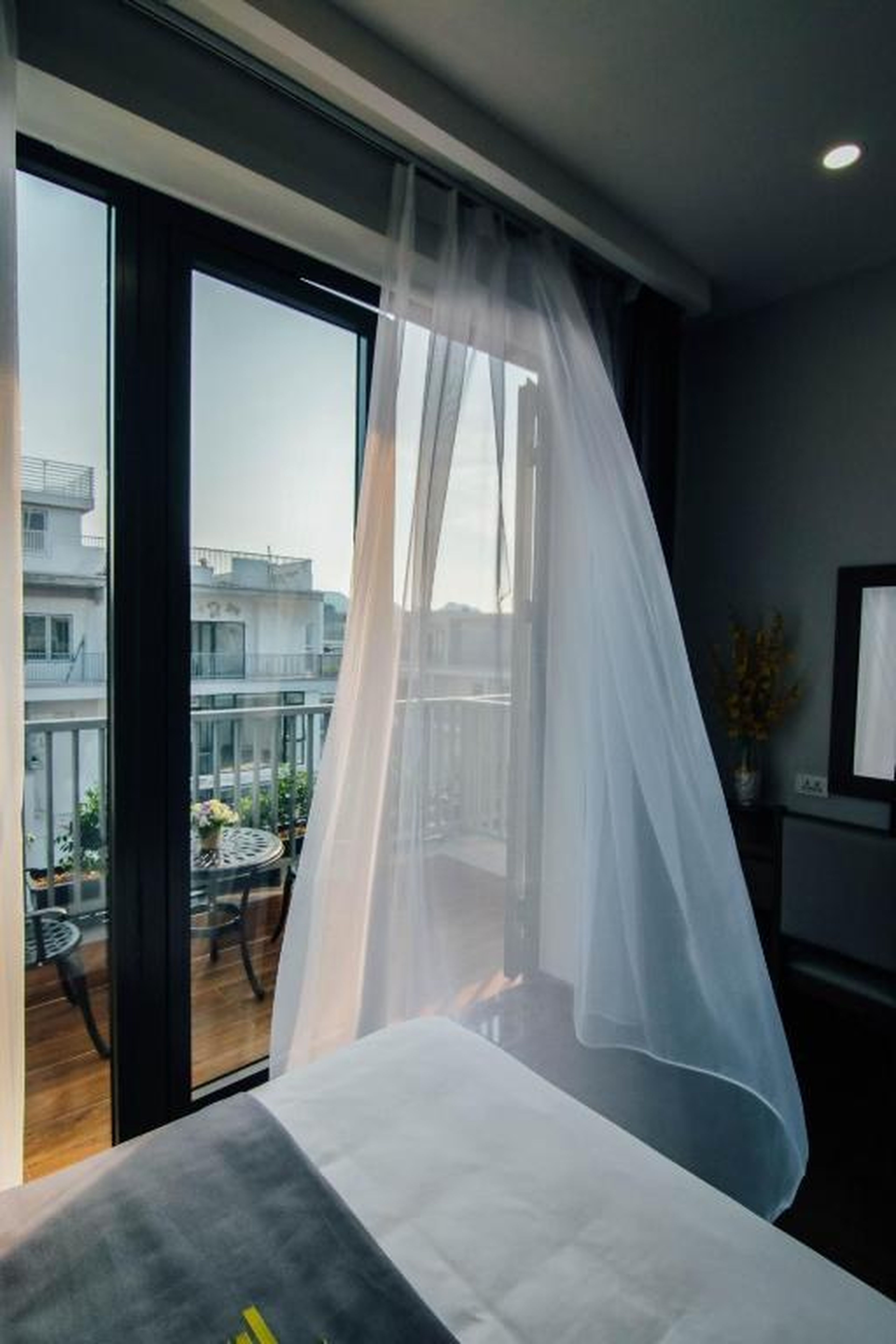 Topone Halong Hotel - Hình 37