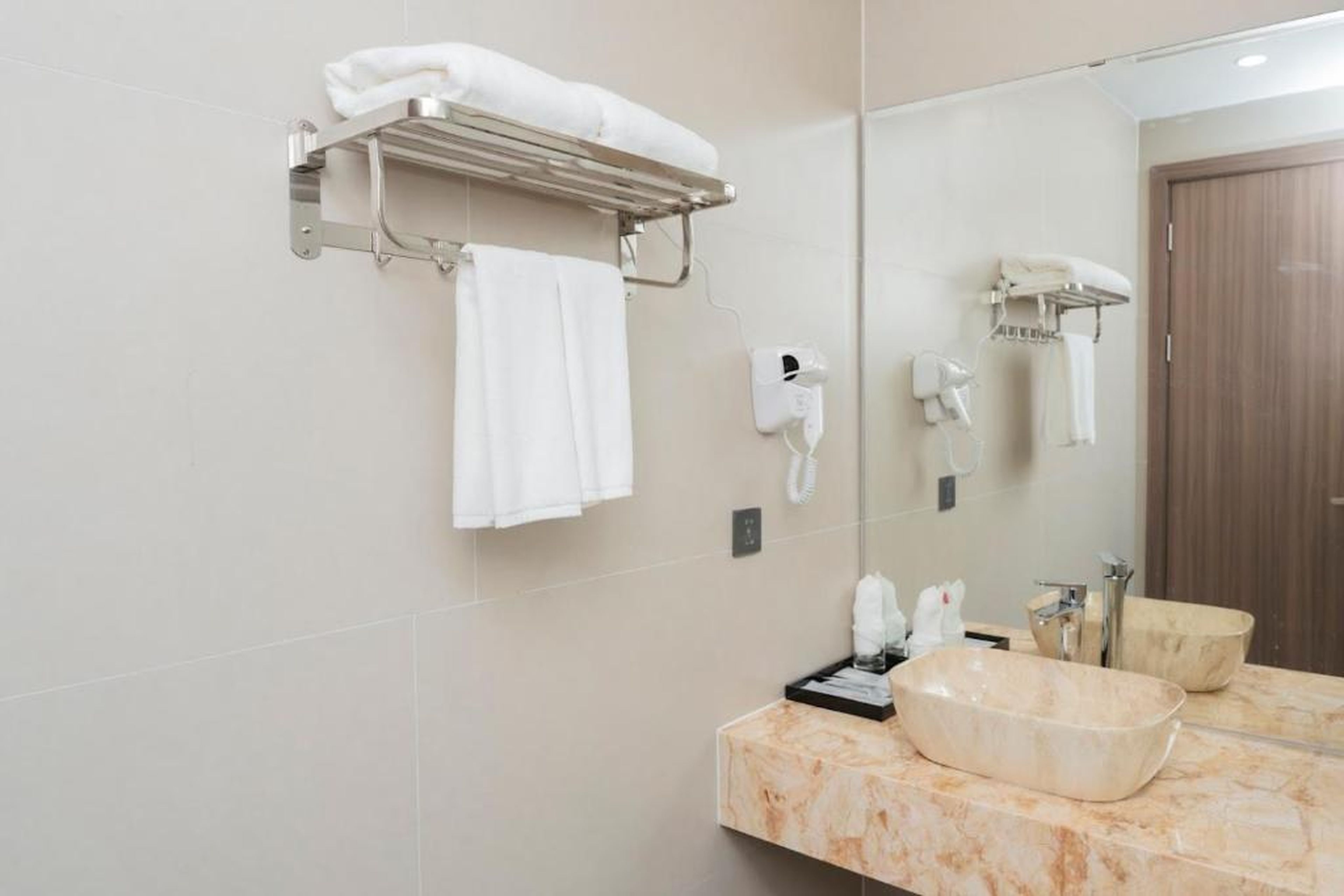 Long Hải Hotel - Hình 17