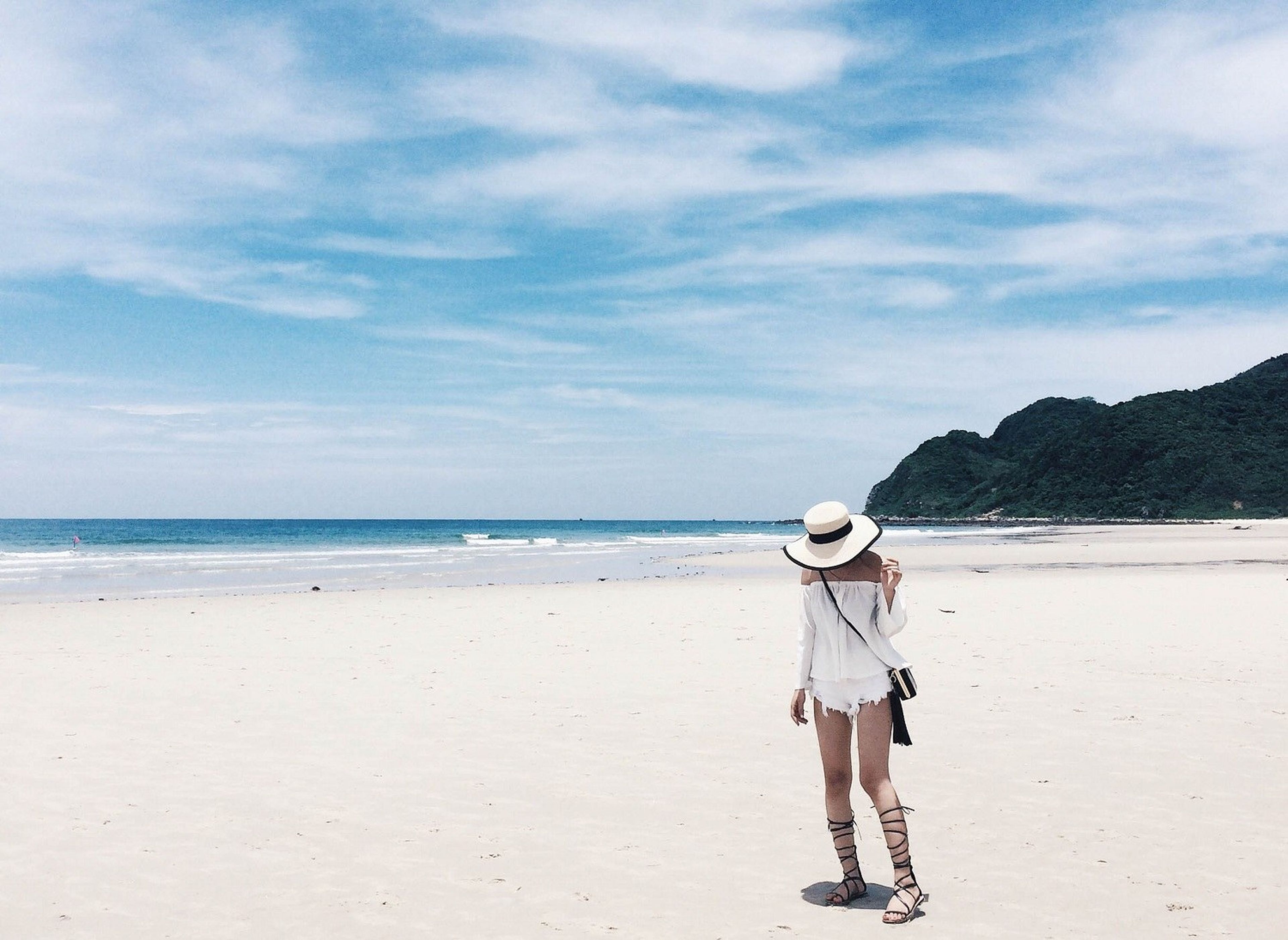 Du lịch Đảo Quan Lạn chiêm ngưỡng vẻ đẹp thiên nhiên hoang sơ - Hình 7
