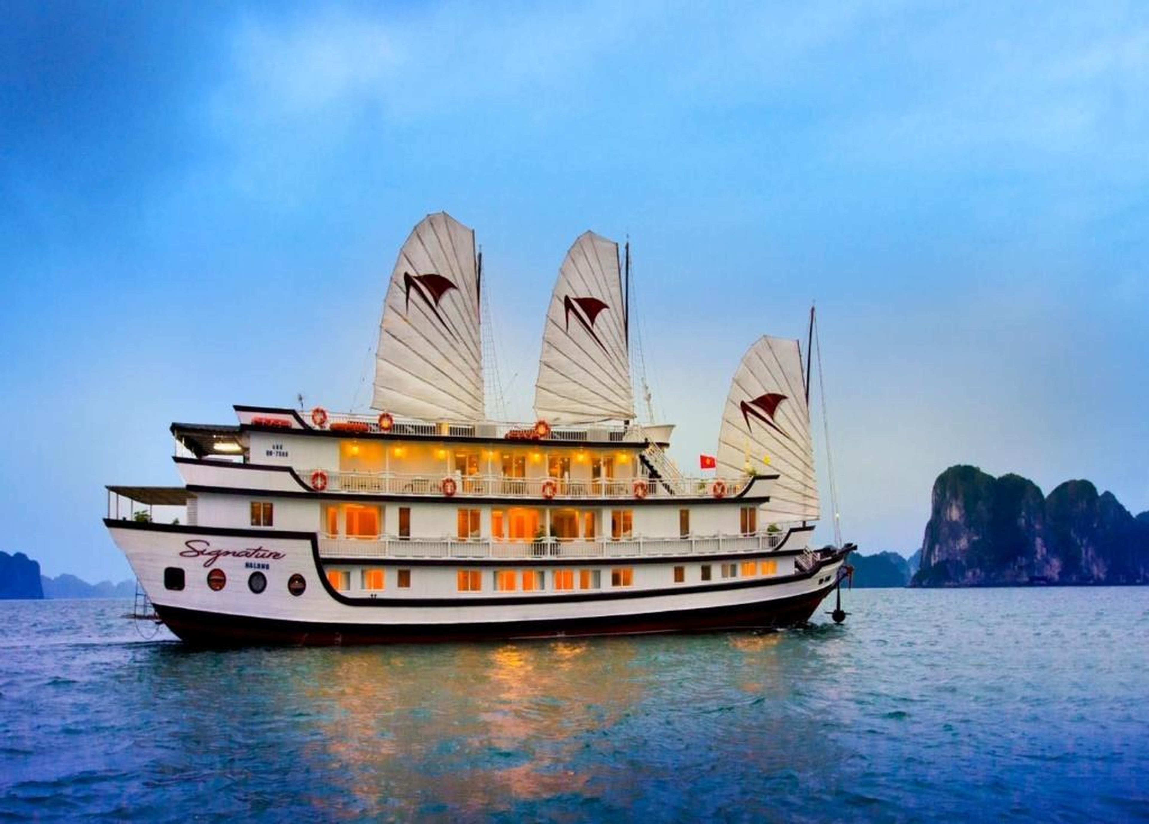 Halong & Bai Tu Long Cruises - Hình 10