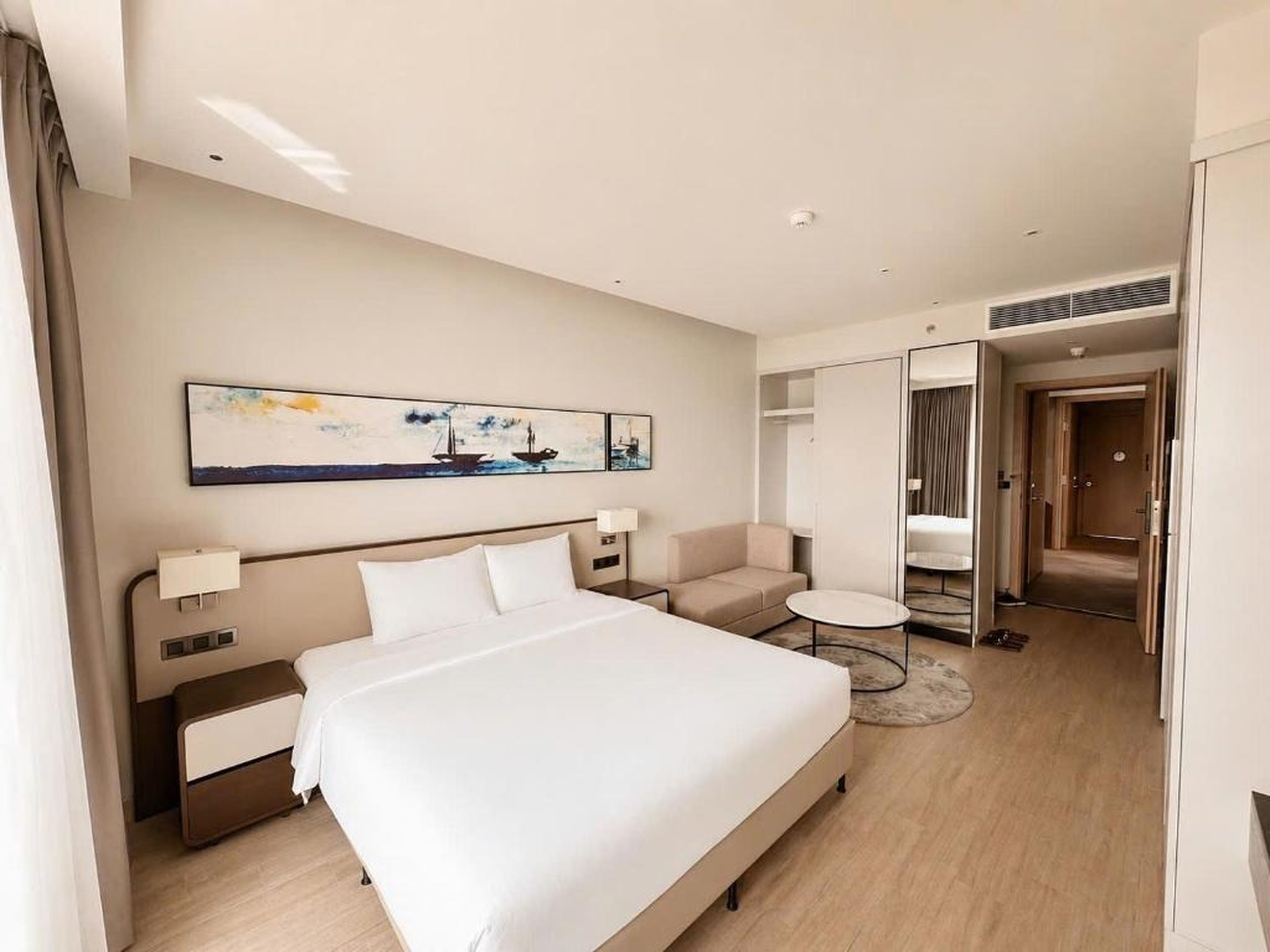 Lumia Homestay Sunset at Citadines Ha Long - Hình 44