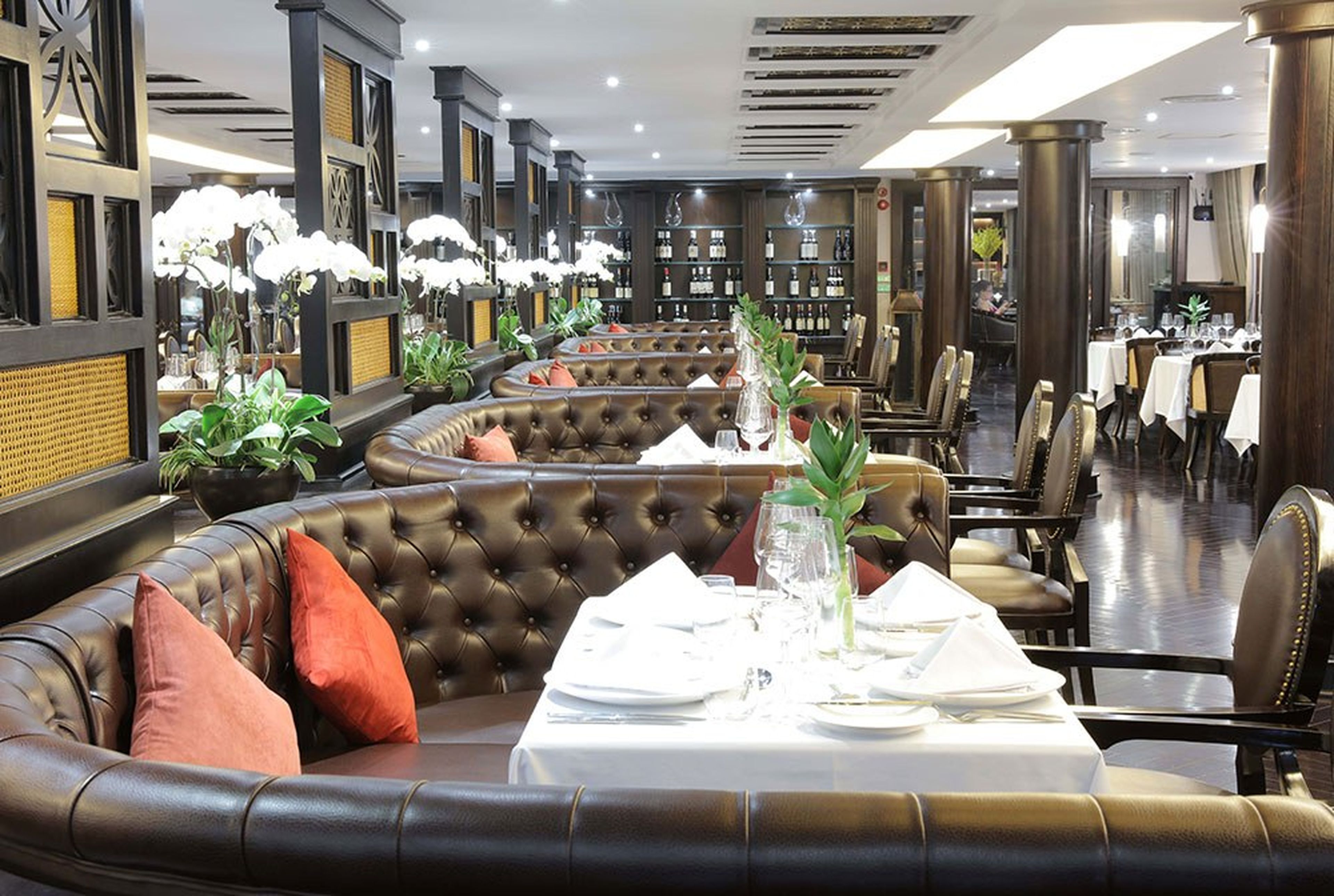 Discover the Heritage Bay with the Top 3 Luxury Ha Long Cruises - Hình 10