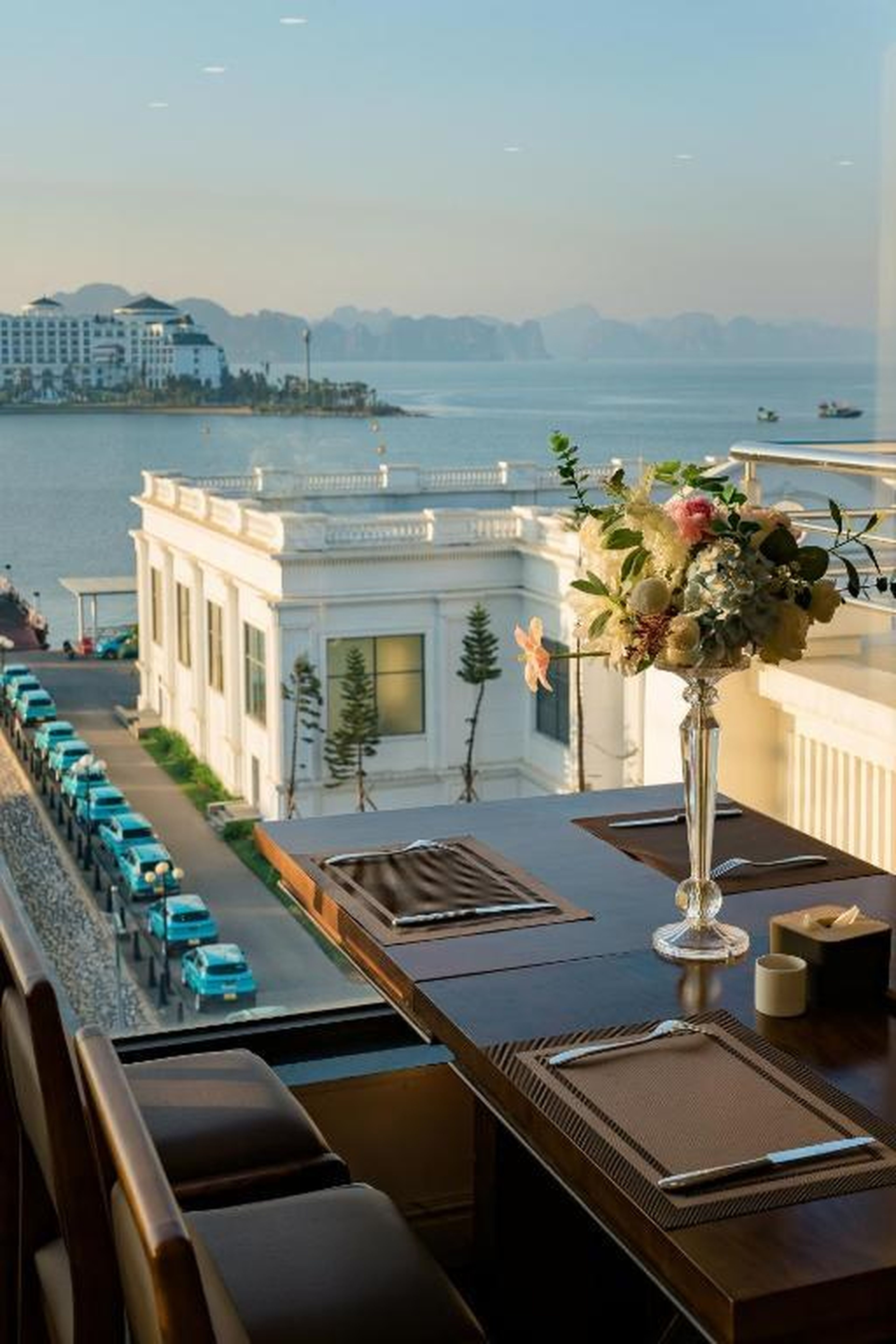 The One Ha Long Hotel - Hình 7