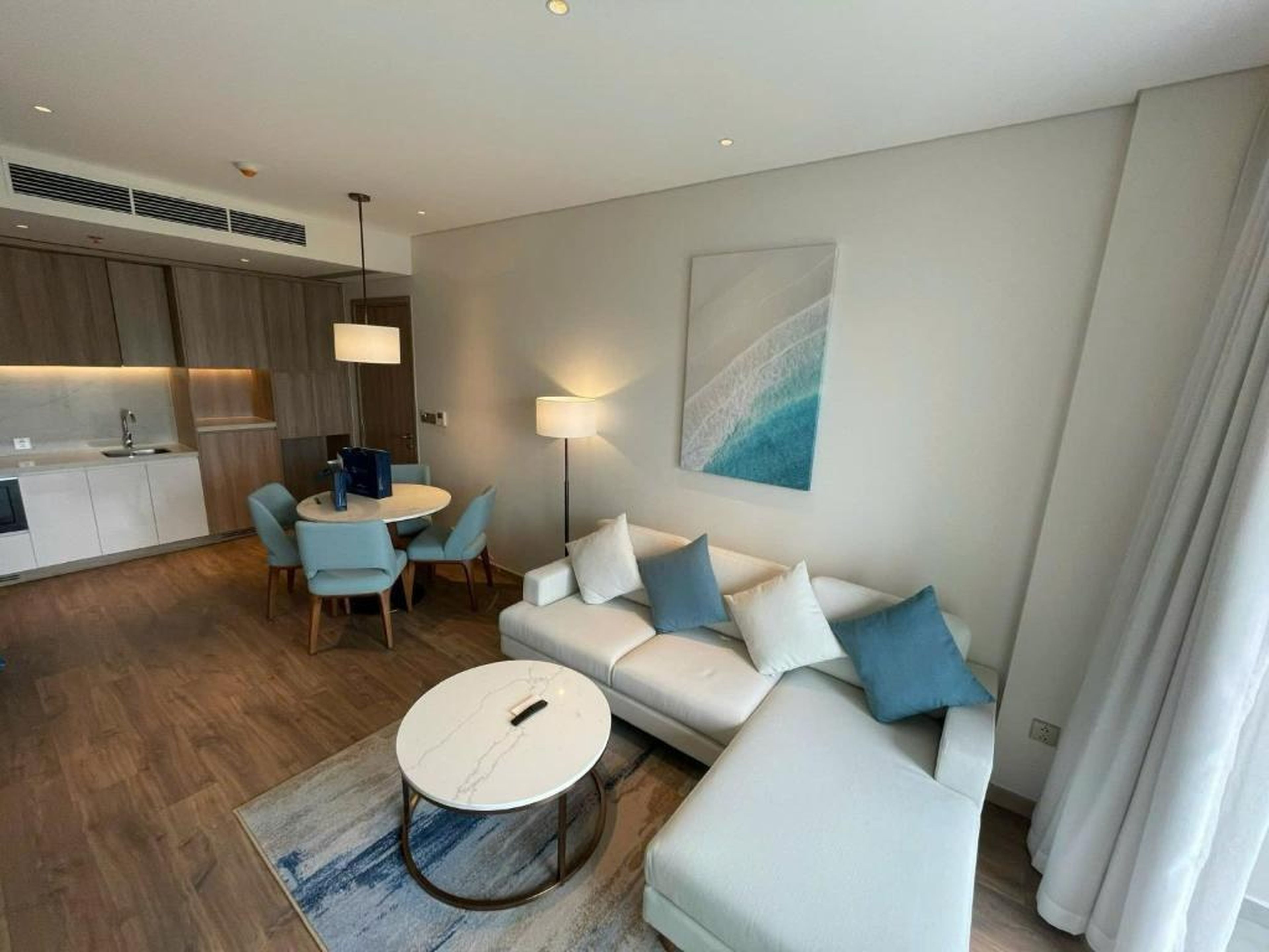 Căn hộ 2PN view biển Alacarte Hạ Long, bể bơi vô cực - Hình 12