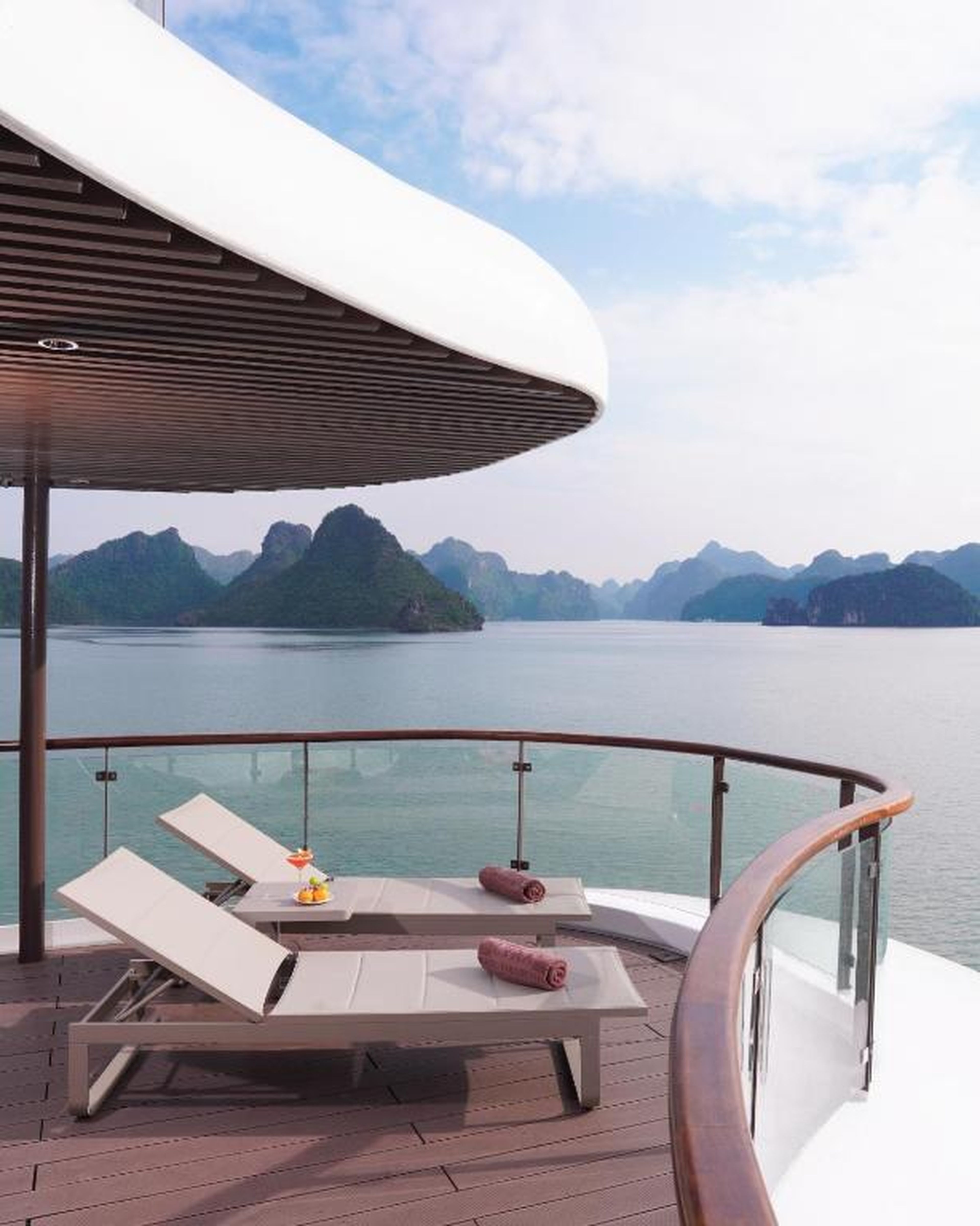 Halong Lyra Grandeur Cruise - Hình 1