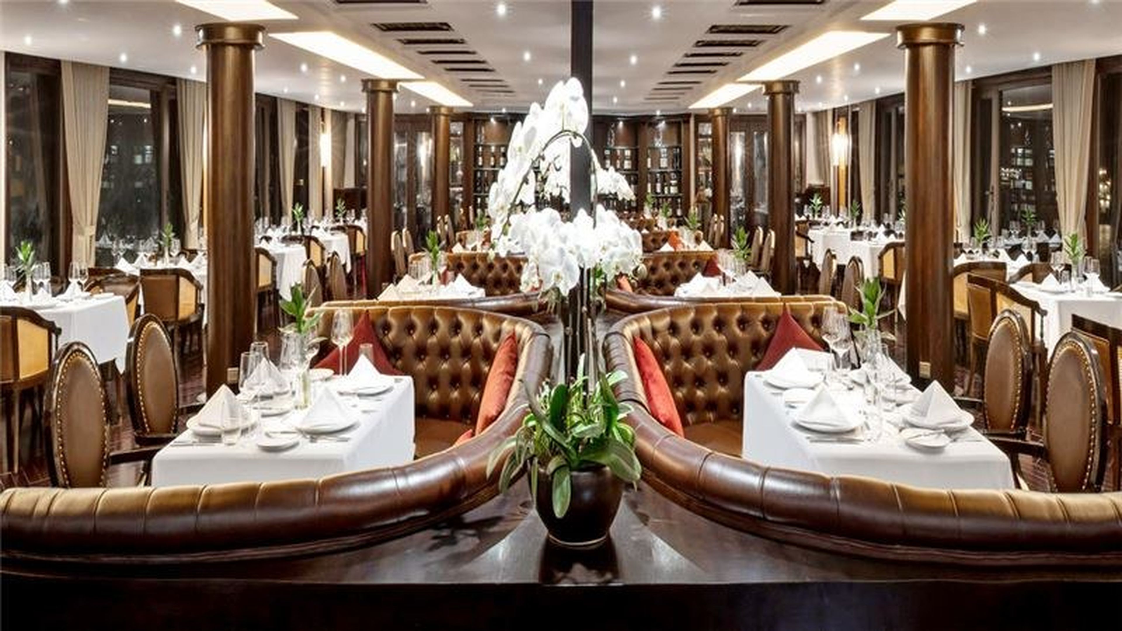 Top 5 luxury hotels and cruises in Ha Long Bay with attractive deals - Hình 2