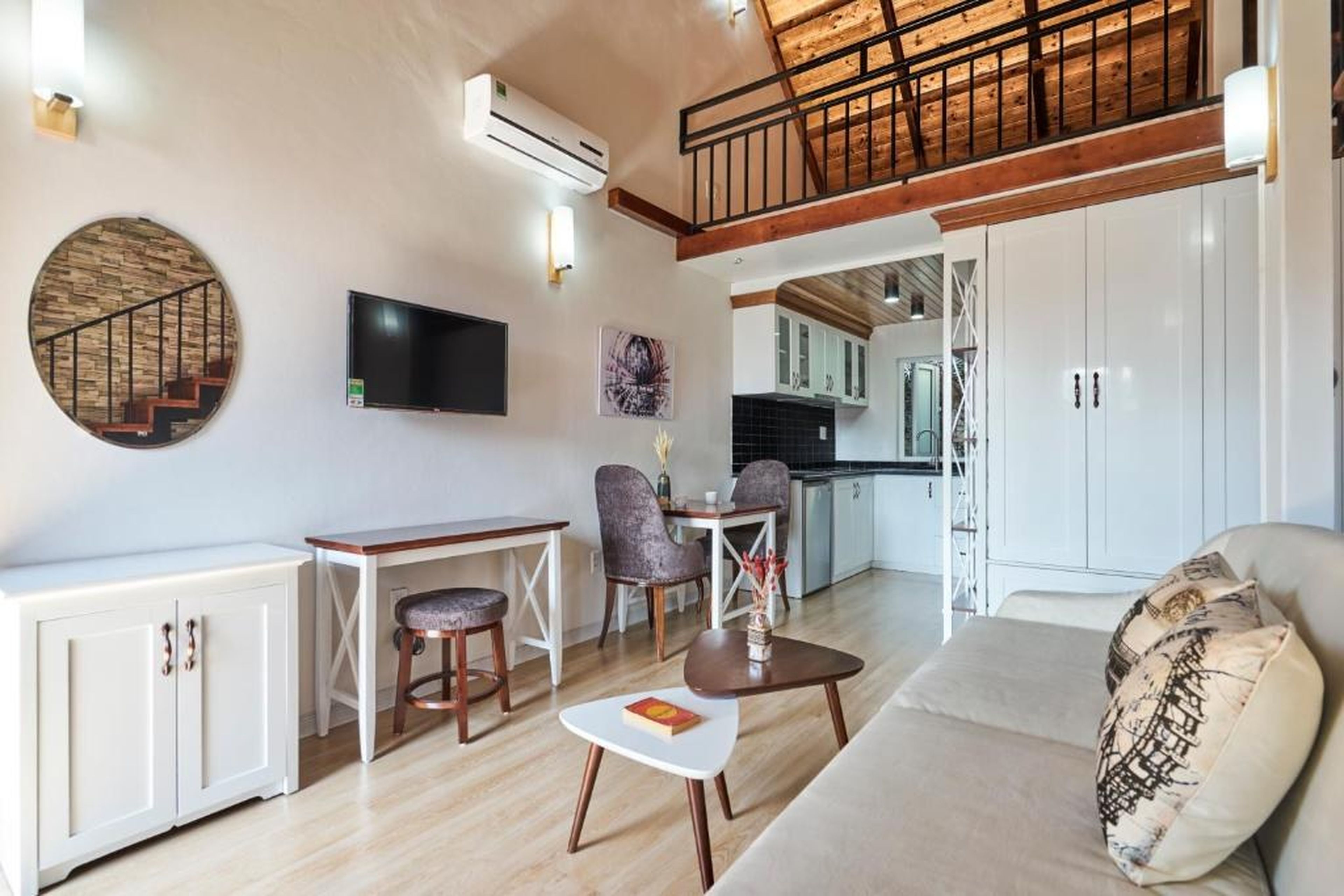 Little Colmar - Homestay & Pottery Studio - Hình 5