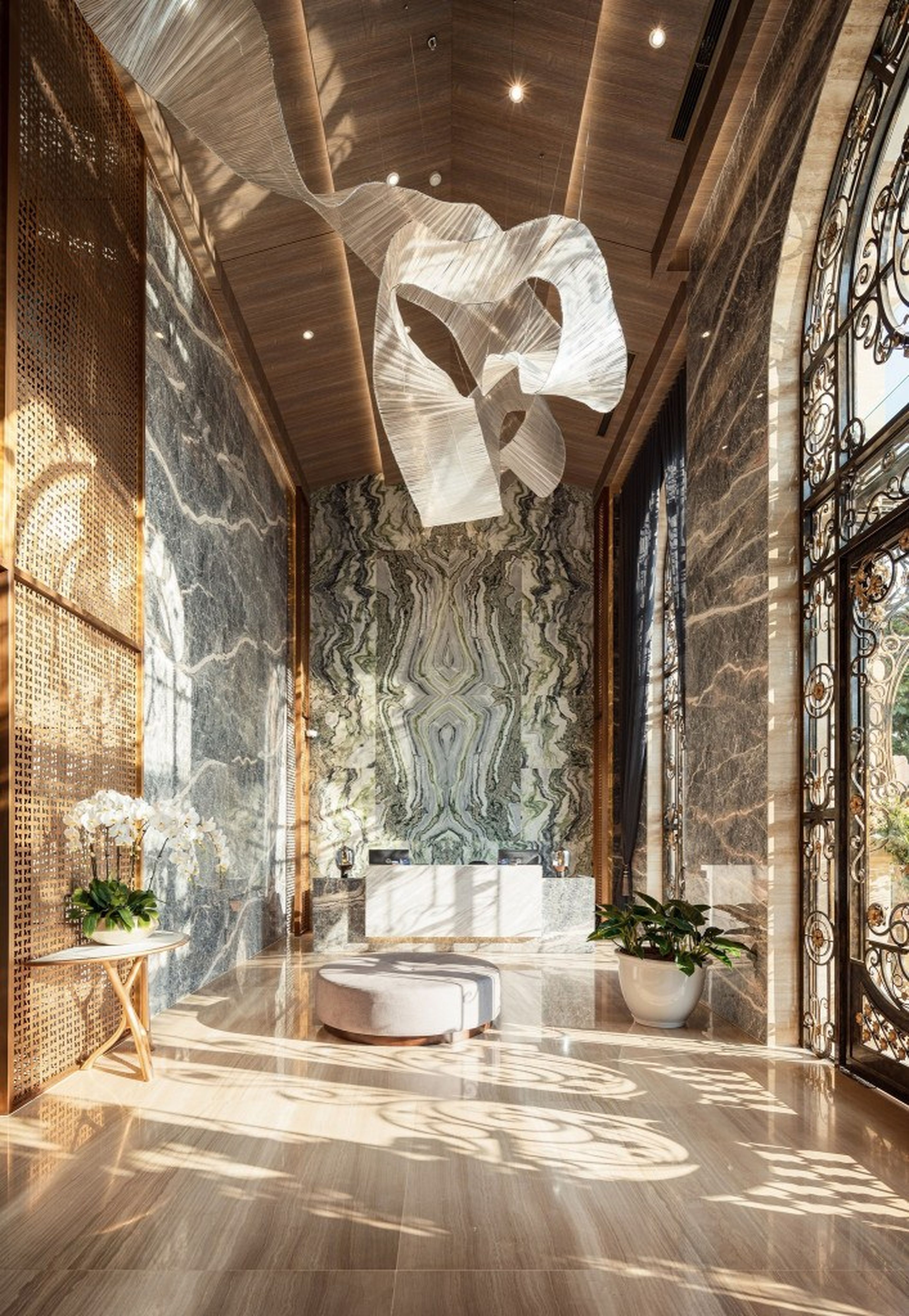 Luxury relaxation at an attractive price at D’Lecia Ha Long Hotel - Hình 13