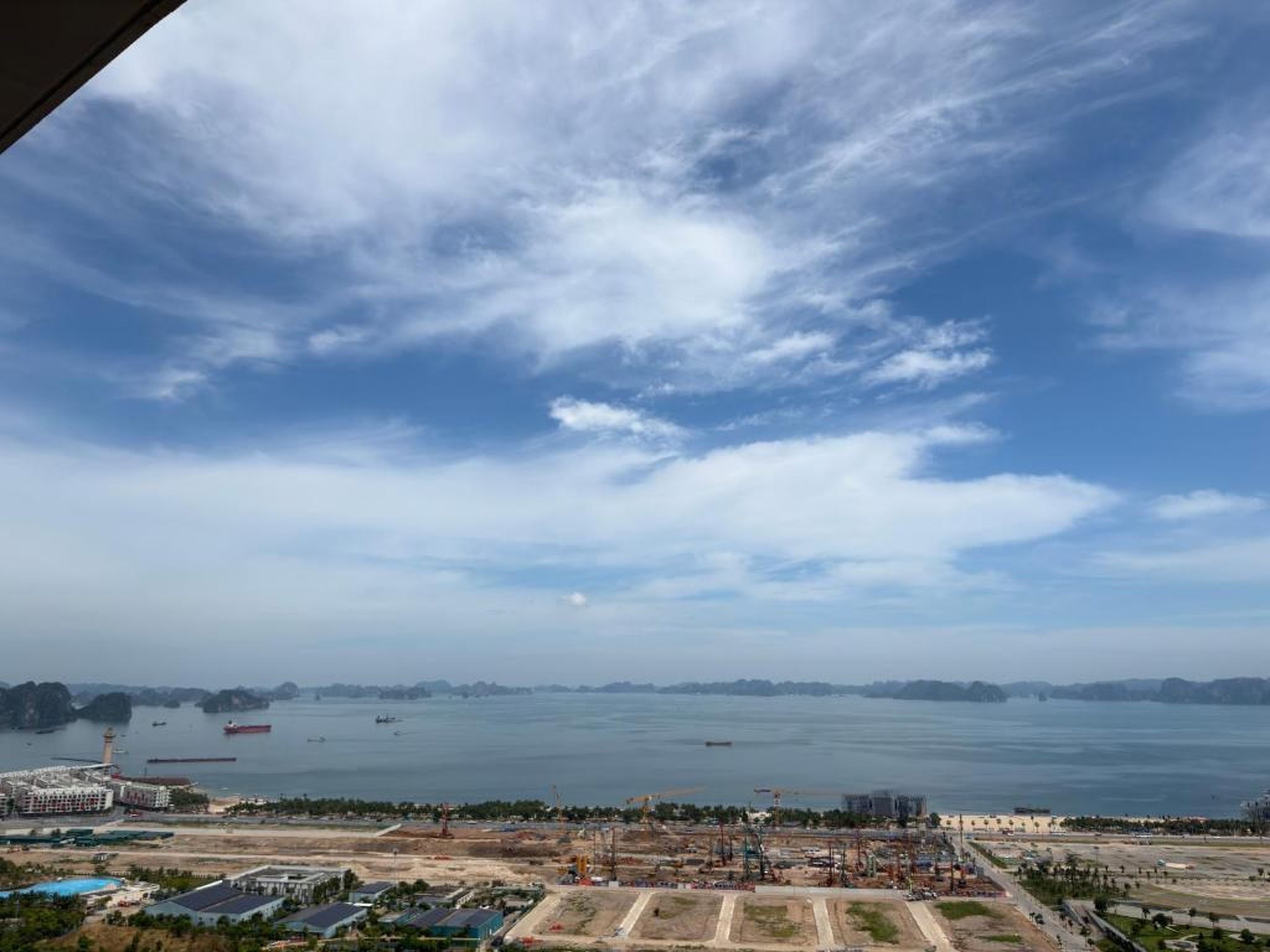 The Holiday Hạ Long-Bay Chill - Hình 12