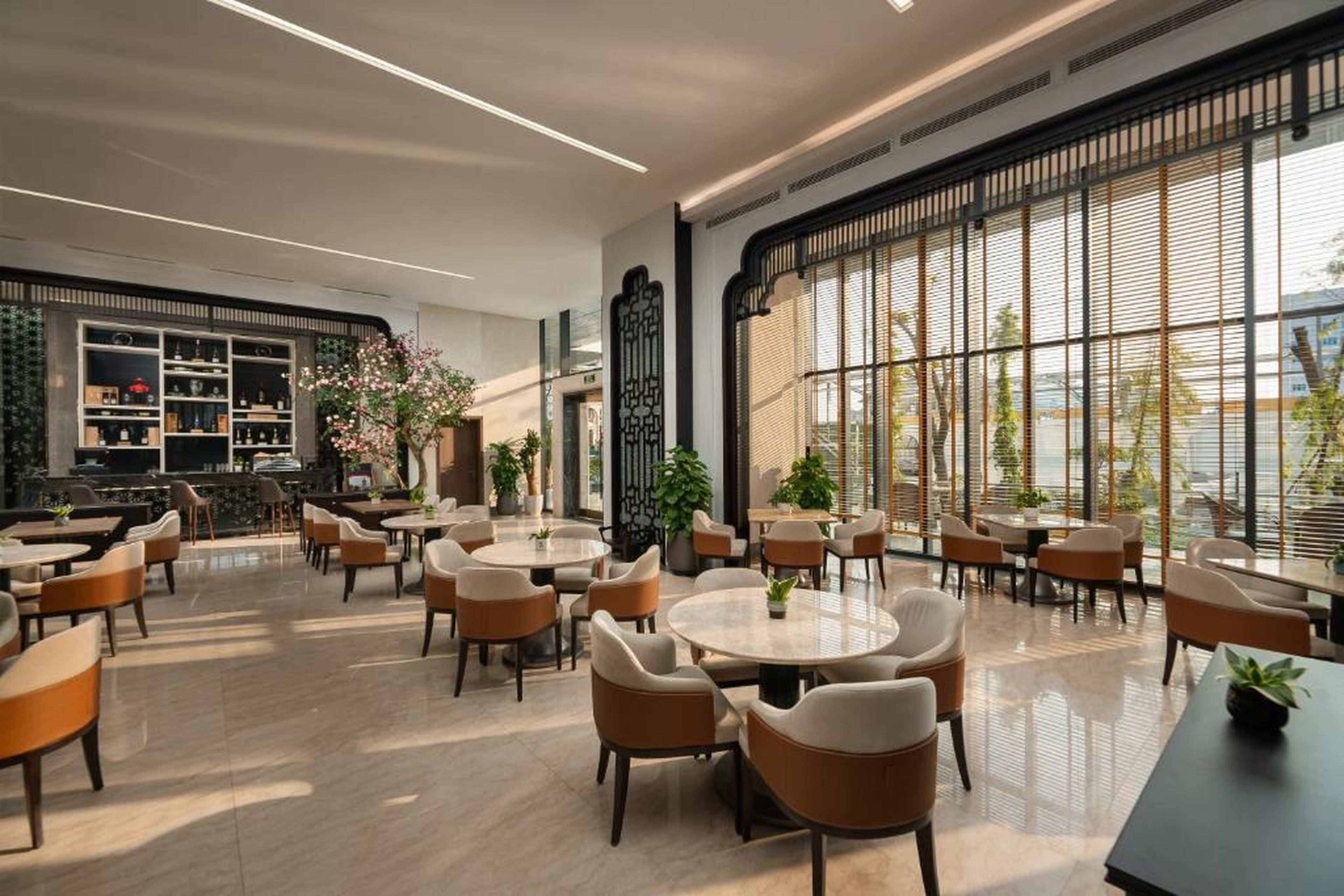 DeLaSea Ha Long Hotel - Modern Bayview Escape - Hình 42