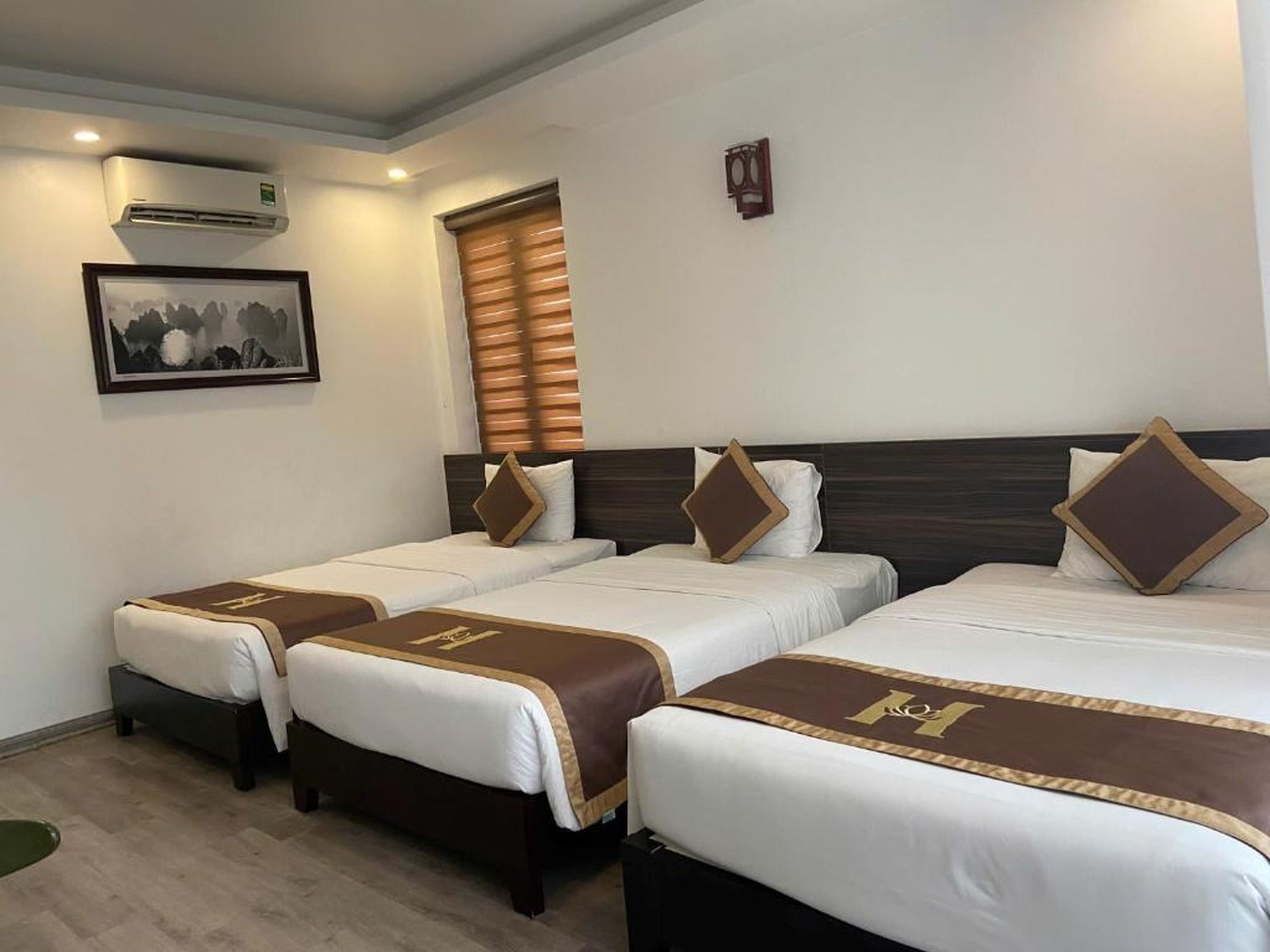 Helen Halong Hotel - Hình 23