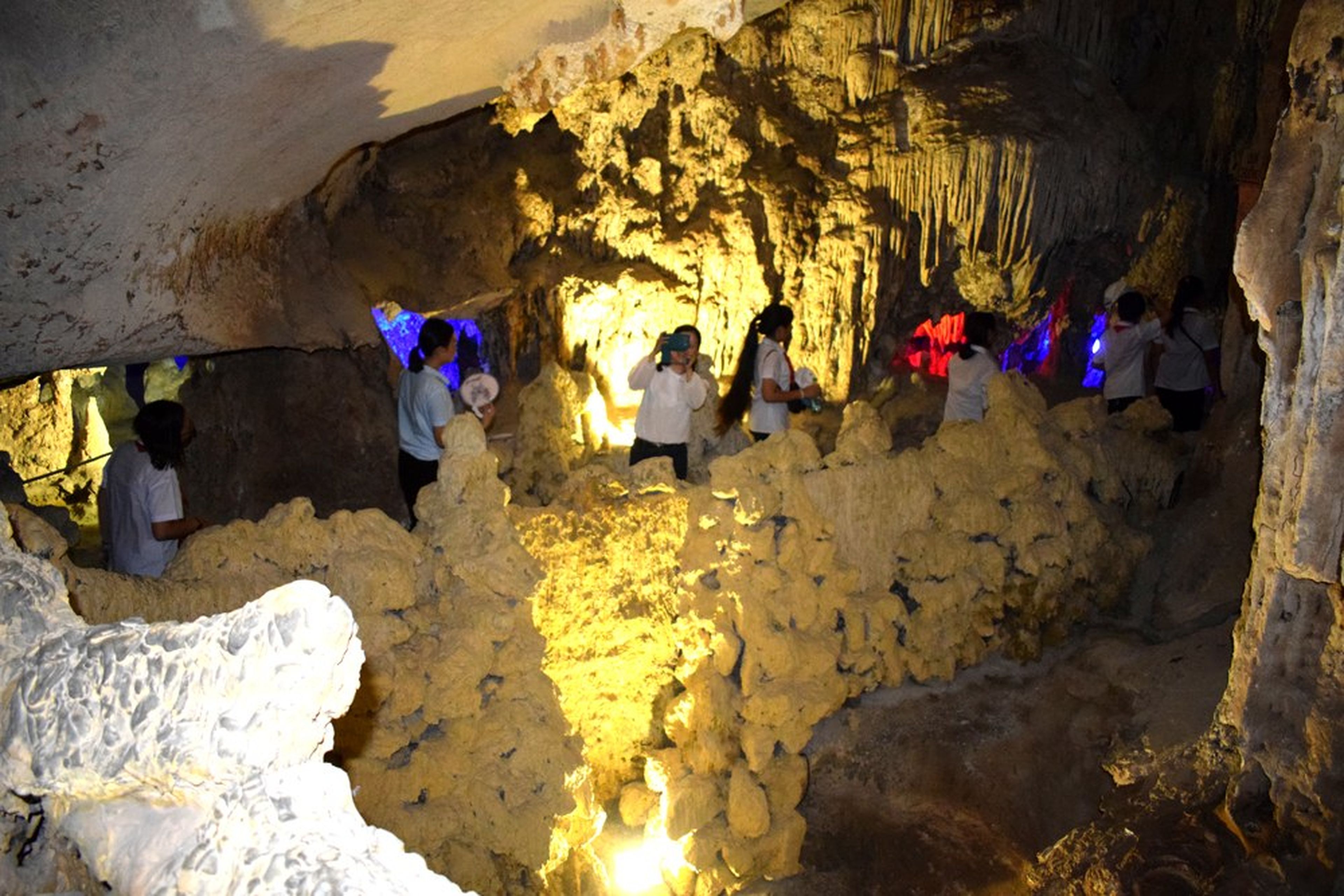 Vũng Đục Cave – Marvel at Nature’s Masterpiece - Hình 9