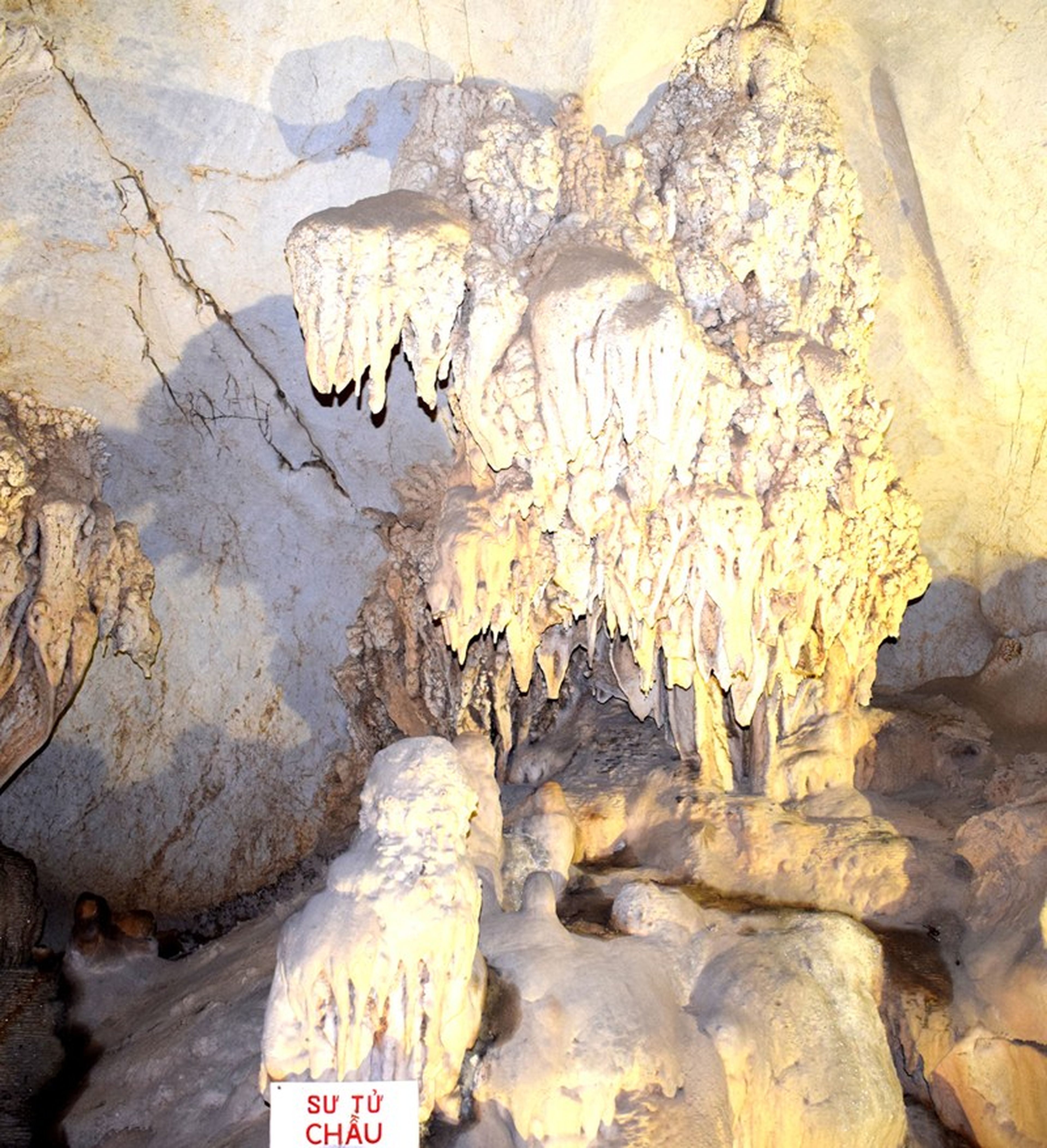 Vũng Đục Cave – Marvel at Nature’s Masterpiece - Hình 11