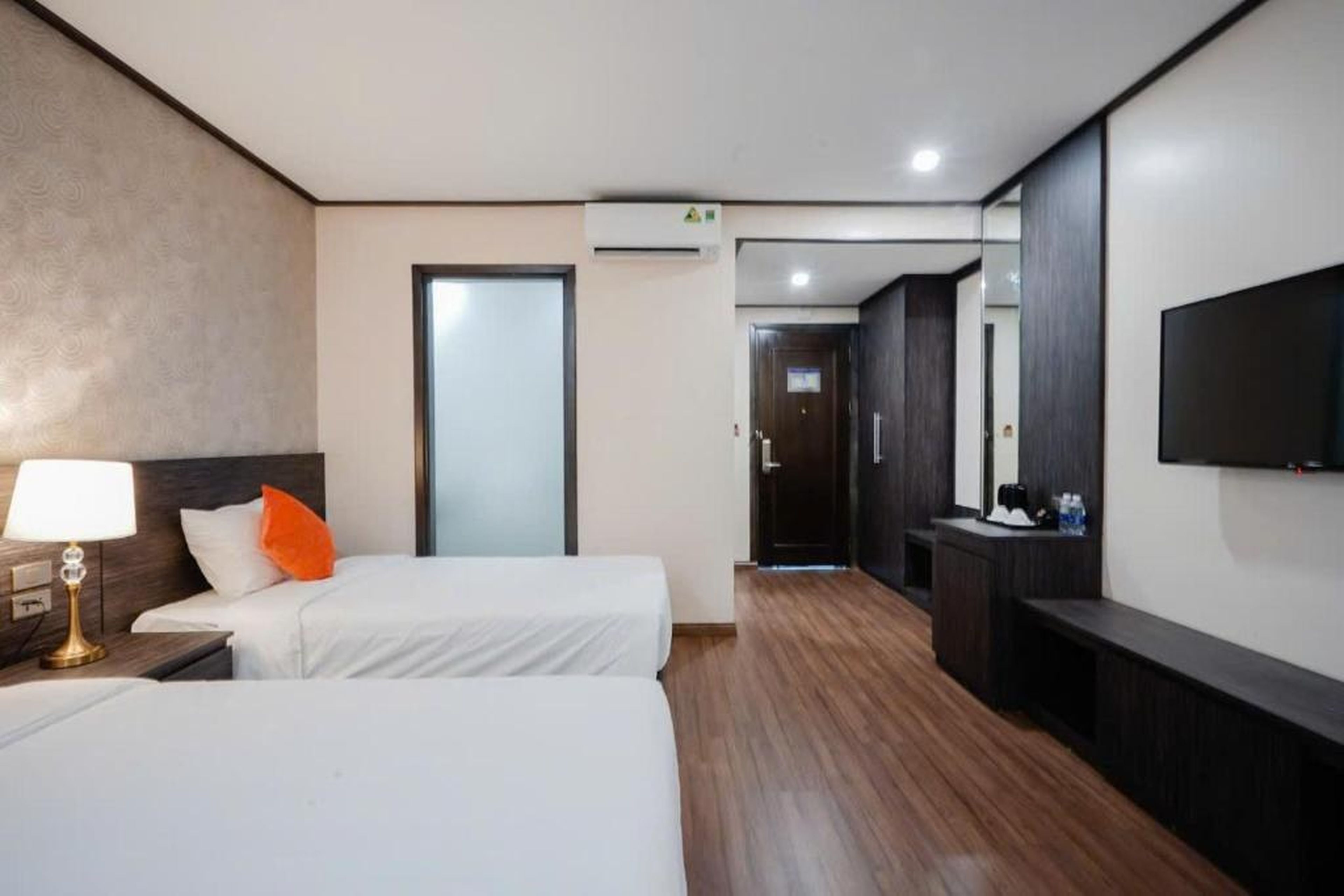 The One Ha Long Hotel - Hình 16