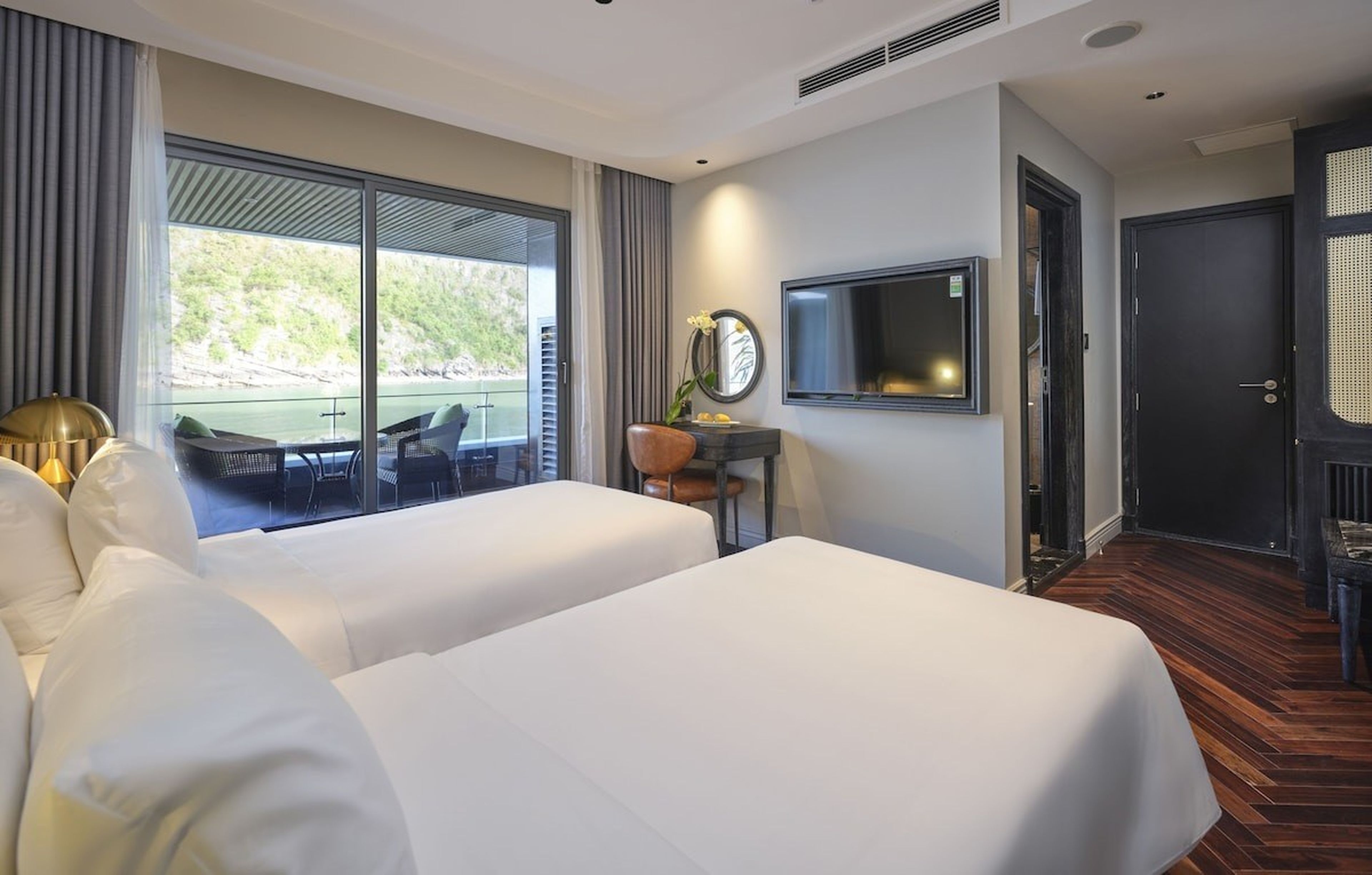 Ngao du vịnh Lan Hạ cùng du thuyền cao cấp 5 sao Elite of the Seas Lan Hạ - Hình 12