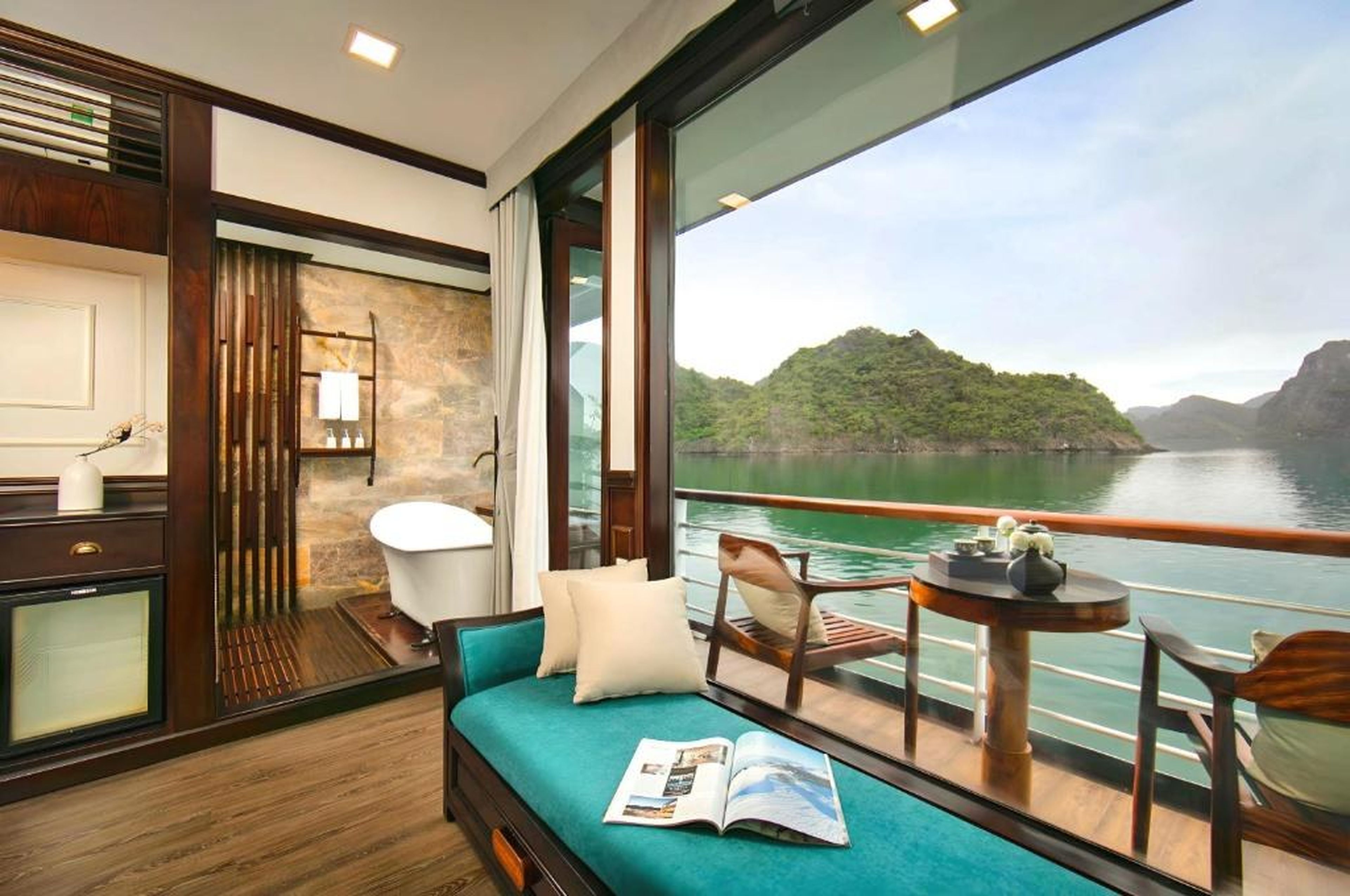 Amanda Luxury Cruise - Hình 1