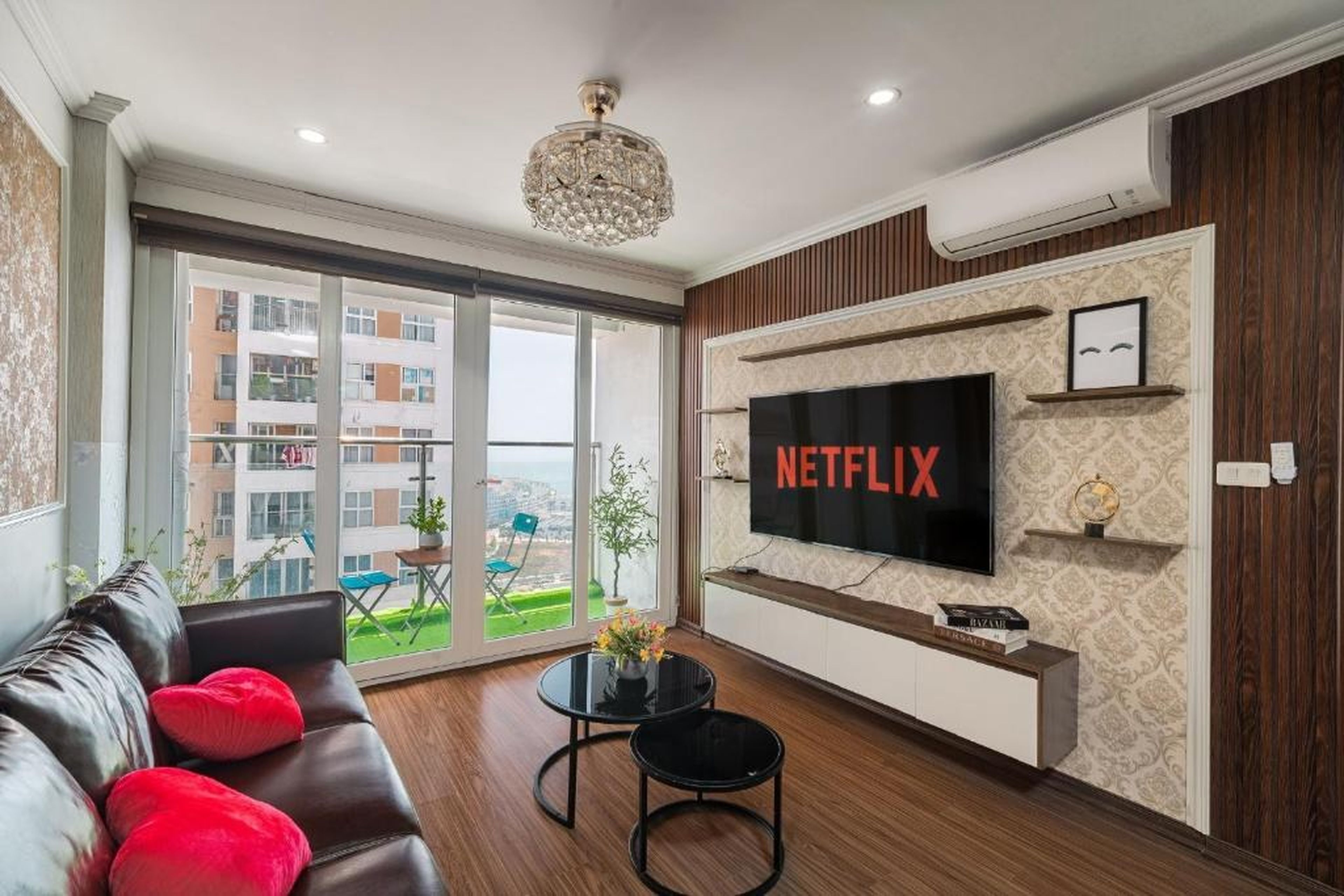 Three-bedroom house with sea view - Hình 19