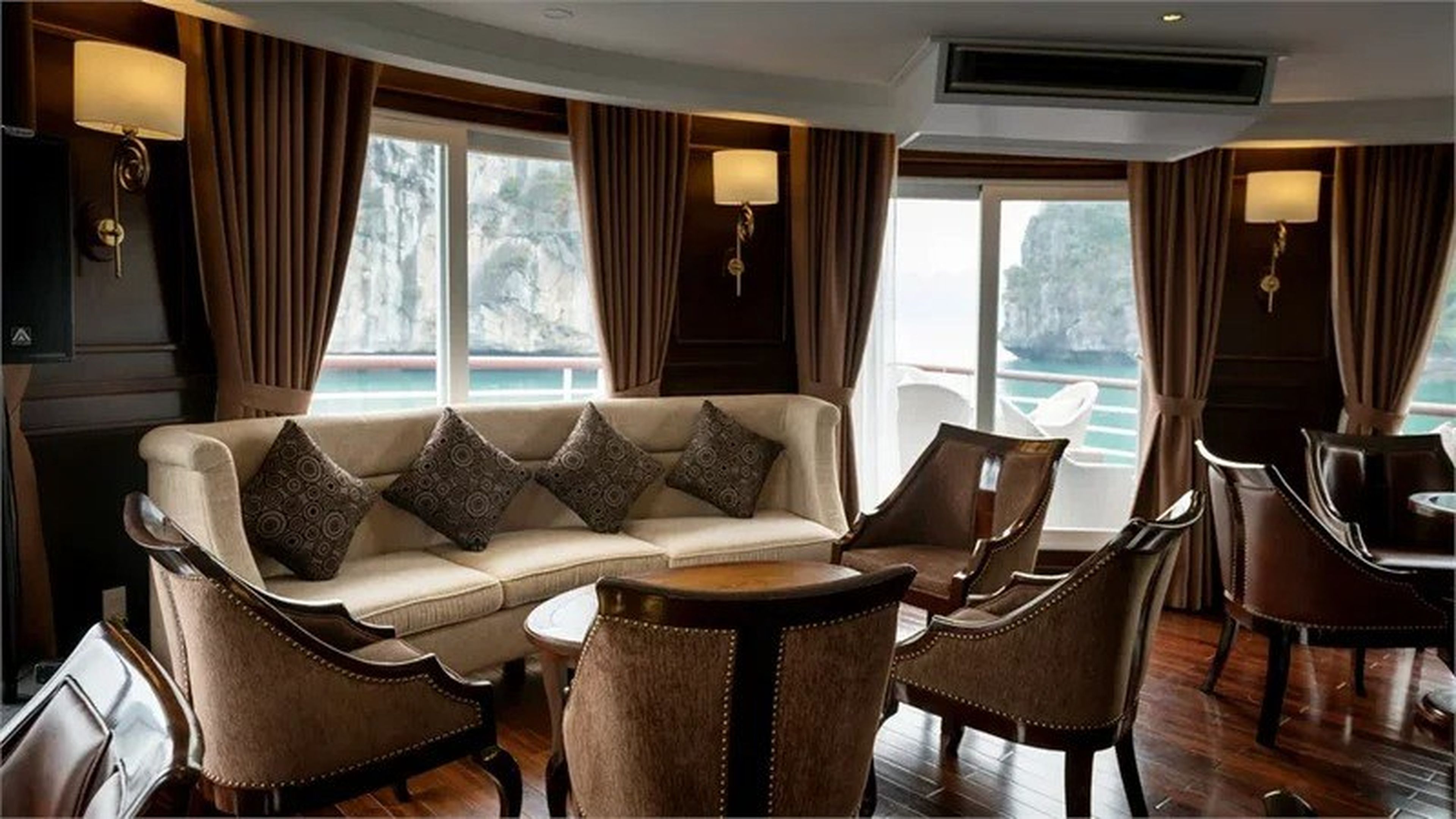 Top 5 combo du thuyền vịnh Hạ Long cao cấp có khuyến mãi cực tốt cho chuyến du lịch Thu – Đông - Hình 36