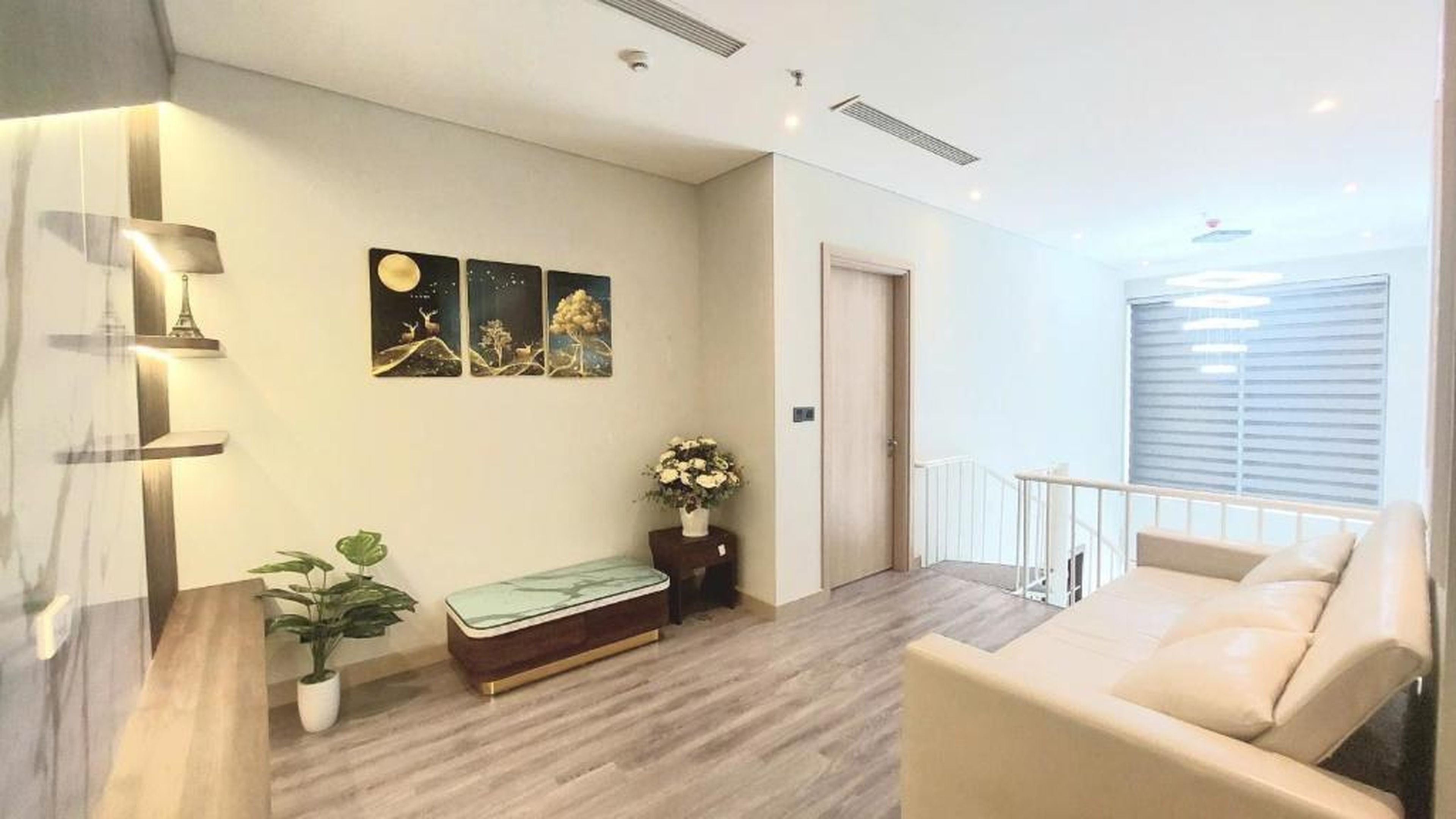 Sweet Home - Homestay apartment system at Citadines Marina Ha Long building - Hình 23