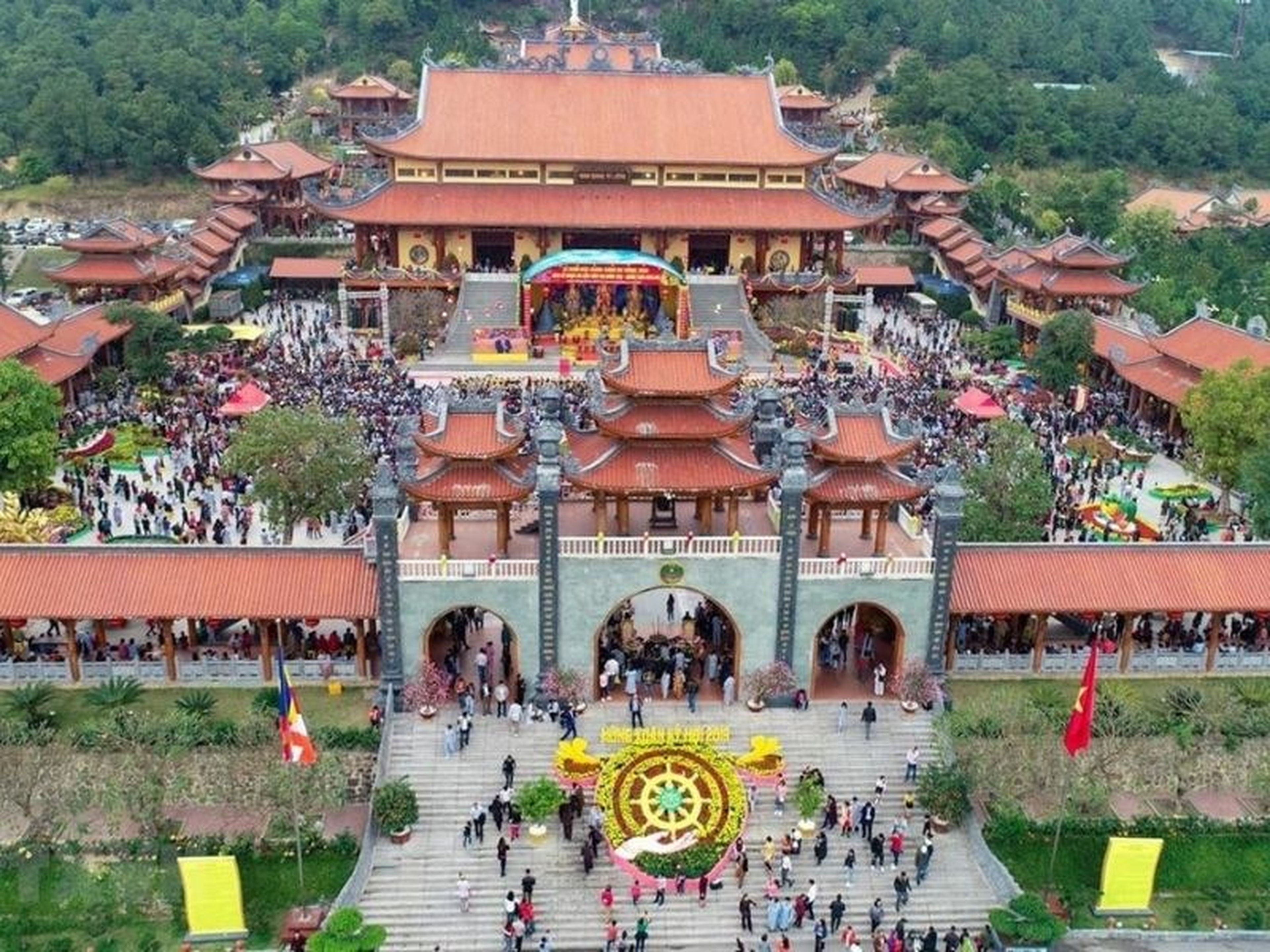 10 священных и красивых пагод в Куангнине, которые стоит посетить - Hình 4