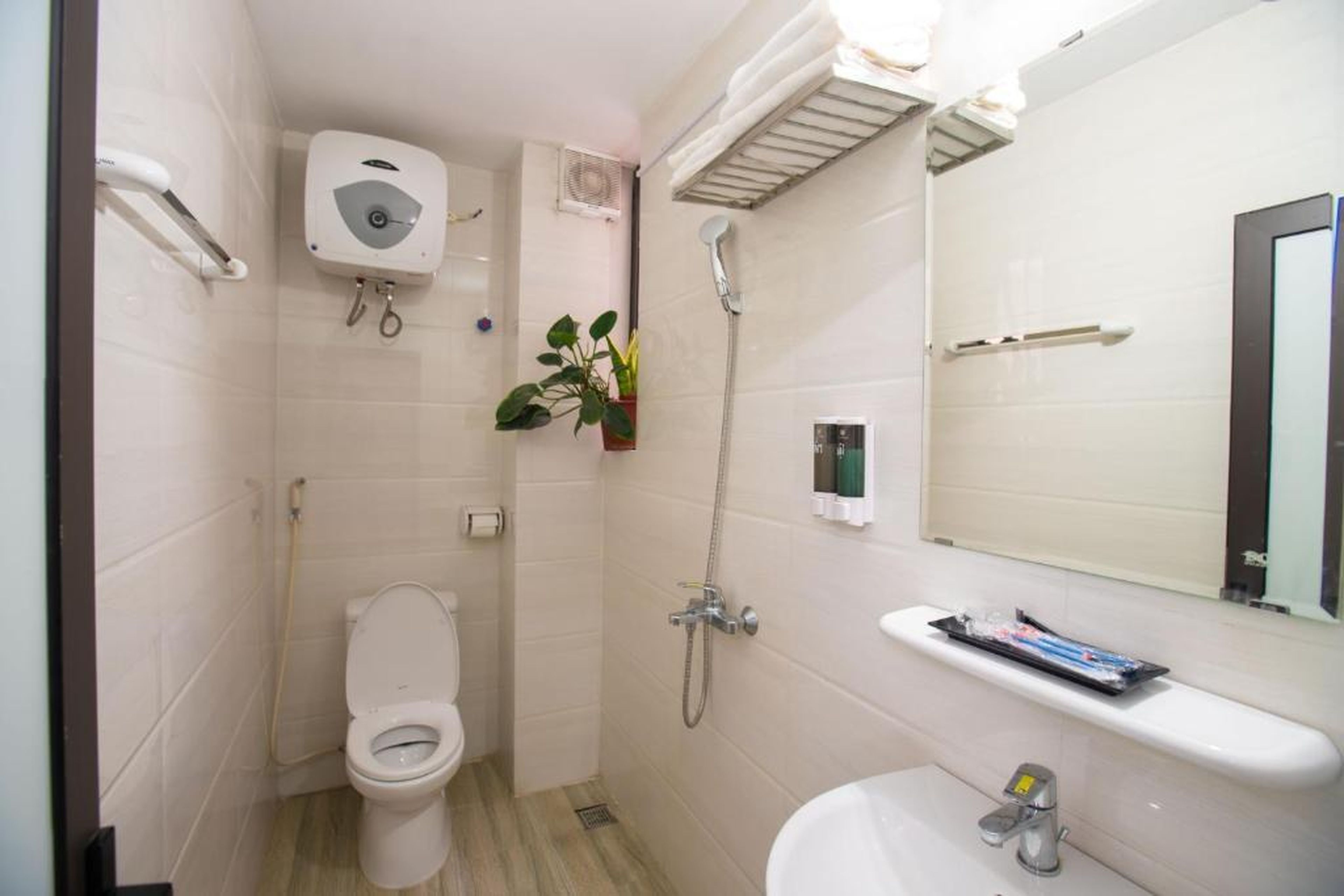 Candy Hotel Hạ Long - Hình 26