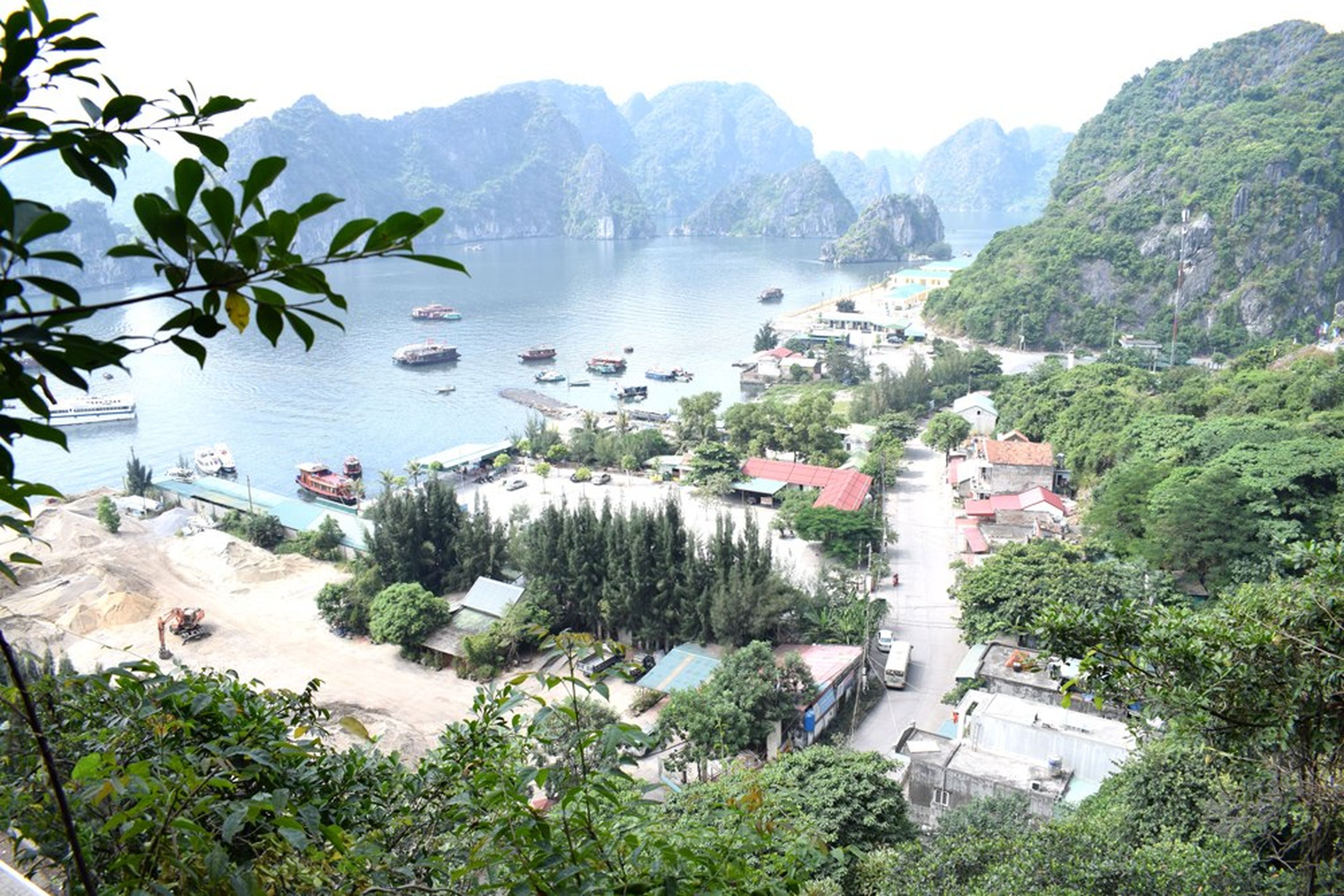 Vũng Đục Cave – Marvel at Nature’s Masterpiece - Hình 1