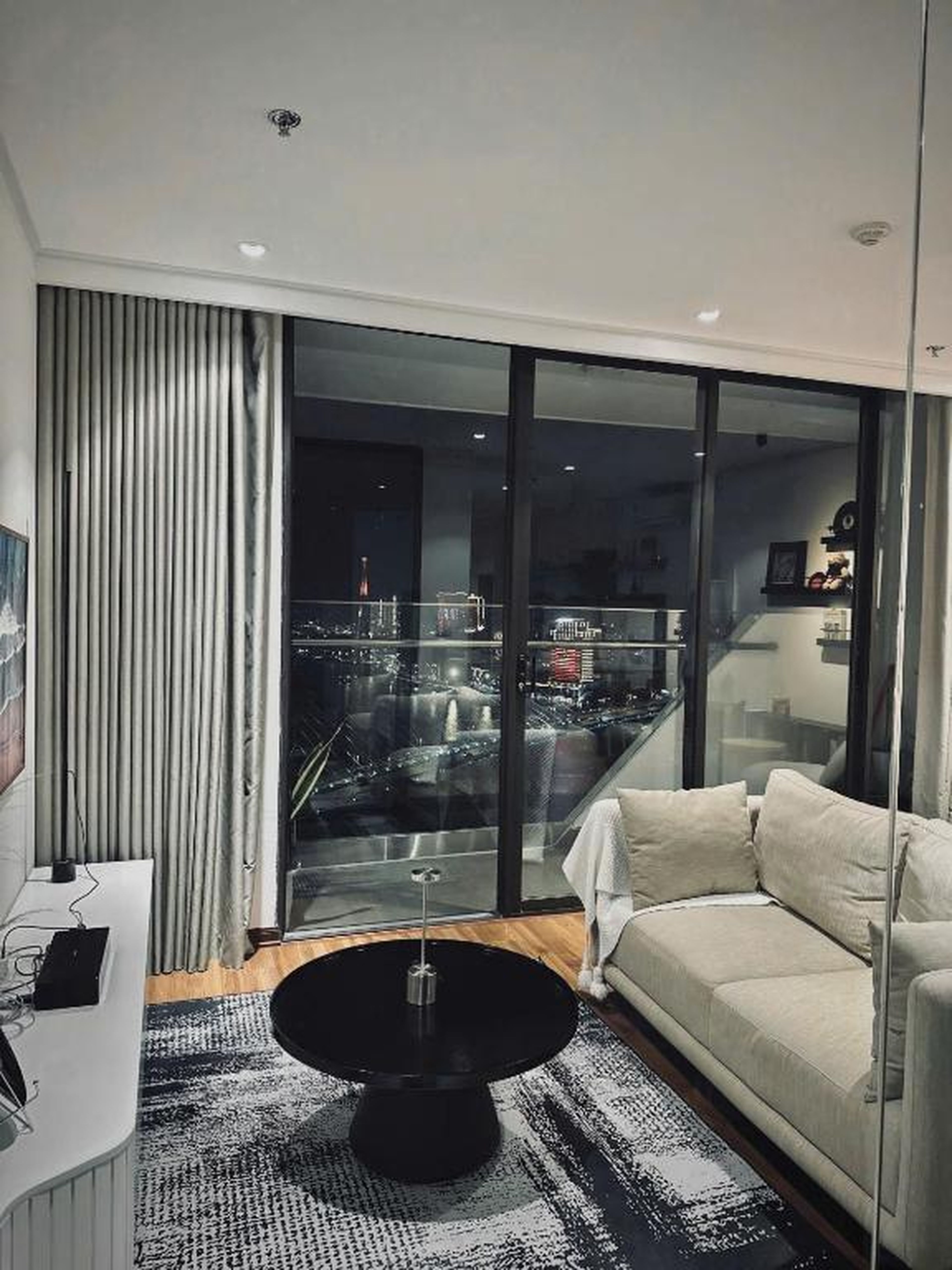 Apartment on 20th & 31st floor, Bai Chay Bridge & Ha Long Bay view - Hình 50