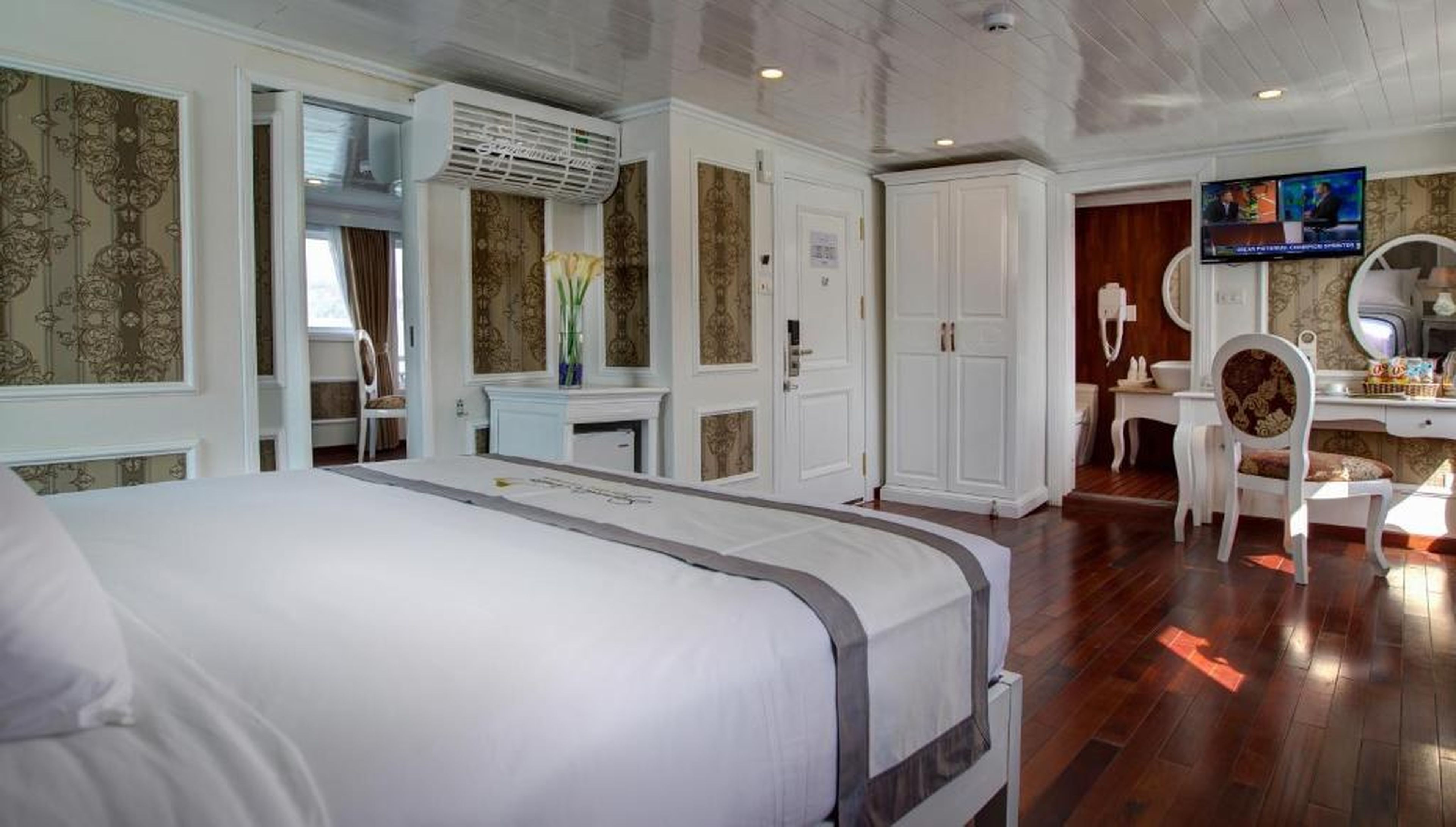 Signature Royal Halong Cruise - Hình 41