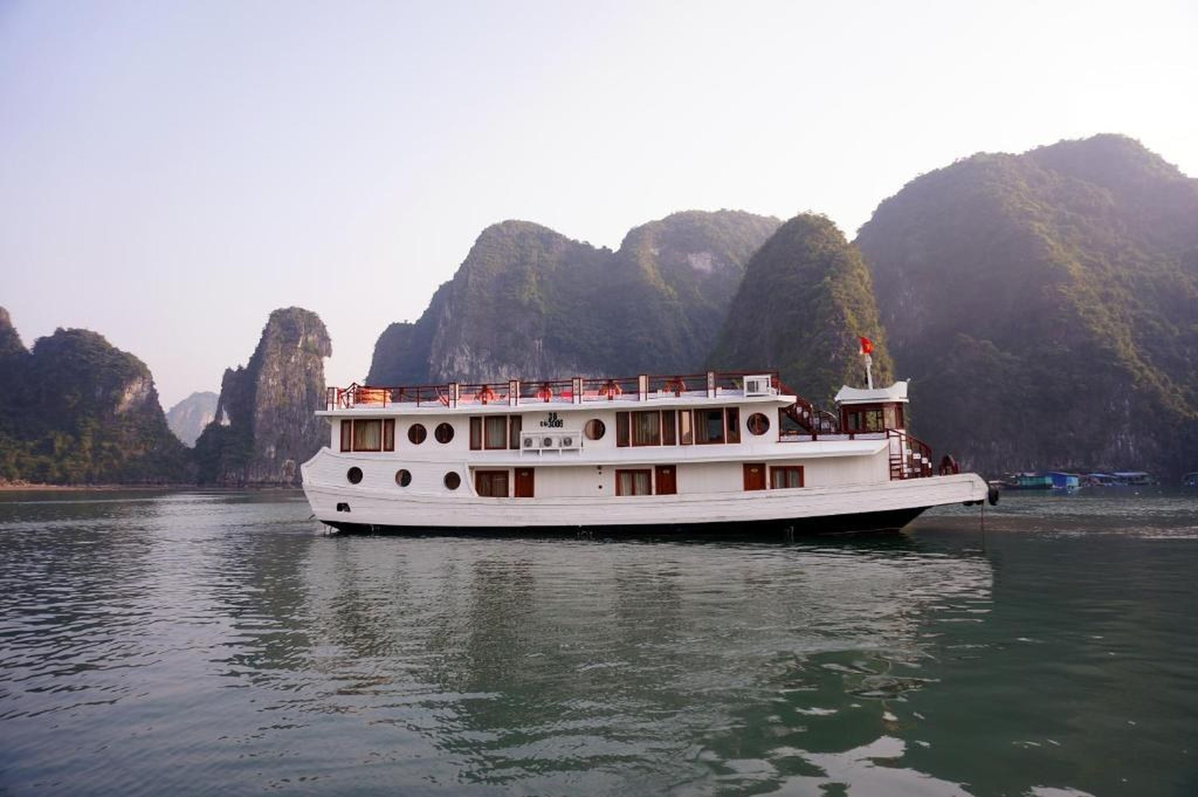 Oriental Sails Cruise - Hình 2